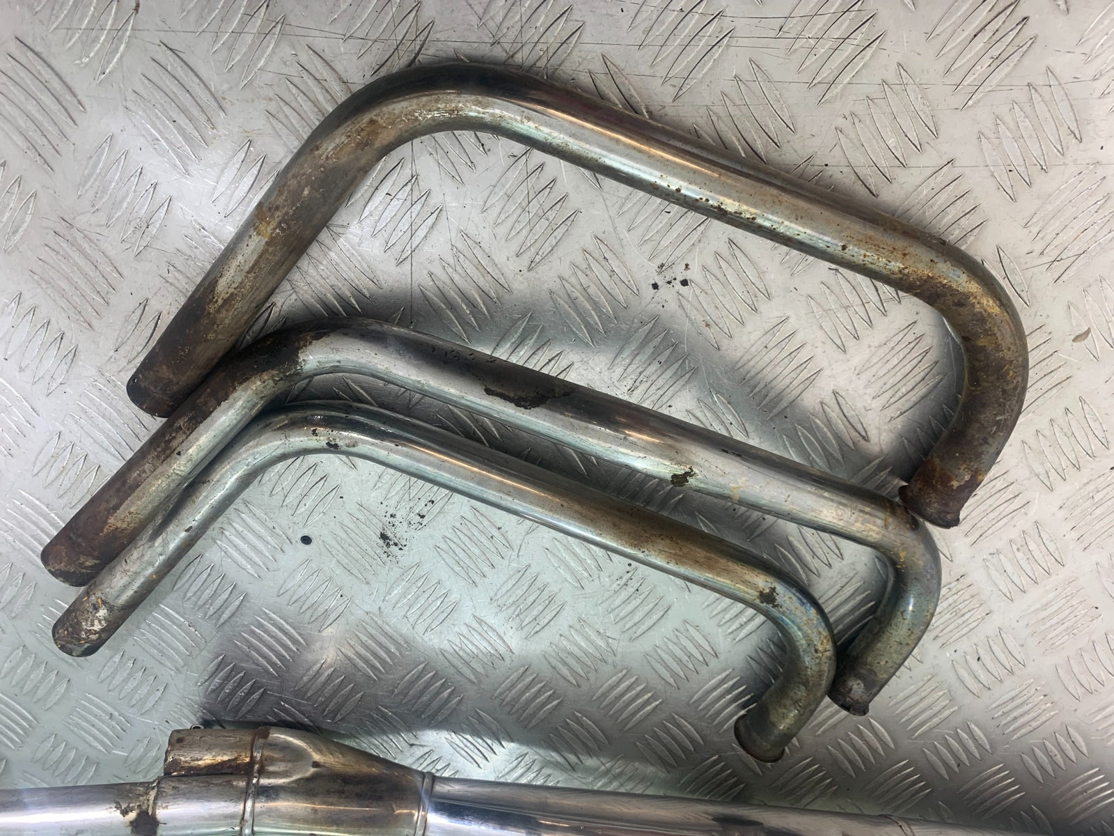 KAWASAKI GT550 GT 550 EXHAUST (SOLD AS PARTS)    YEAR 1984-87 (CMB1141)