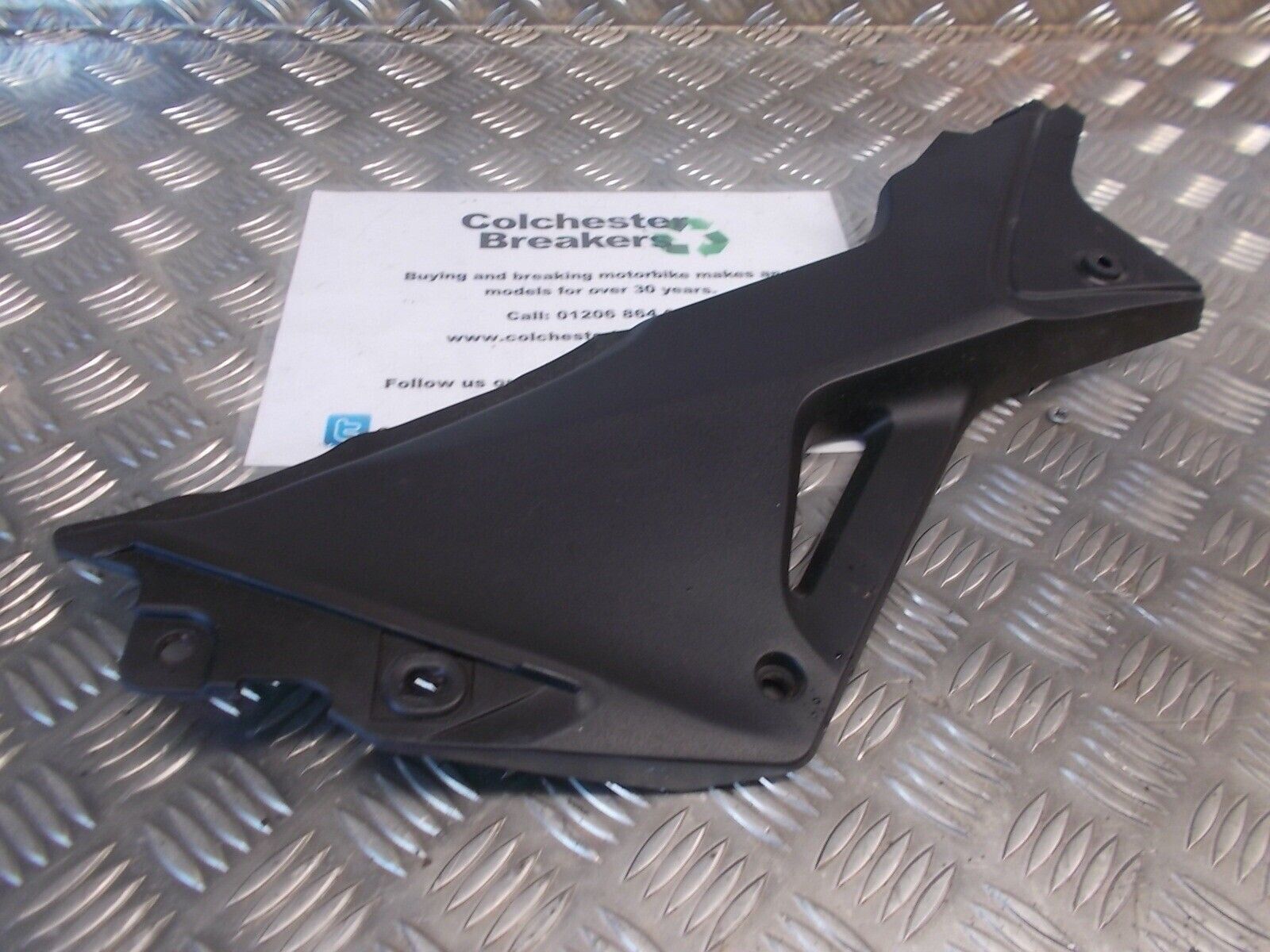 HONDA CBR125 CBR 125 RIGHT SIDE PANEL INFILL YEAR 2015