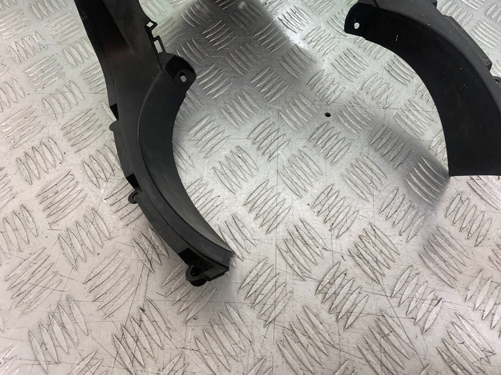 HONDA XL125 VARADERO CLOCK SURROUND   YEAR 2001-2006  (CMB1210)