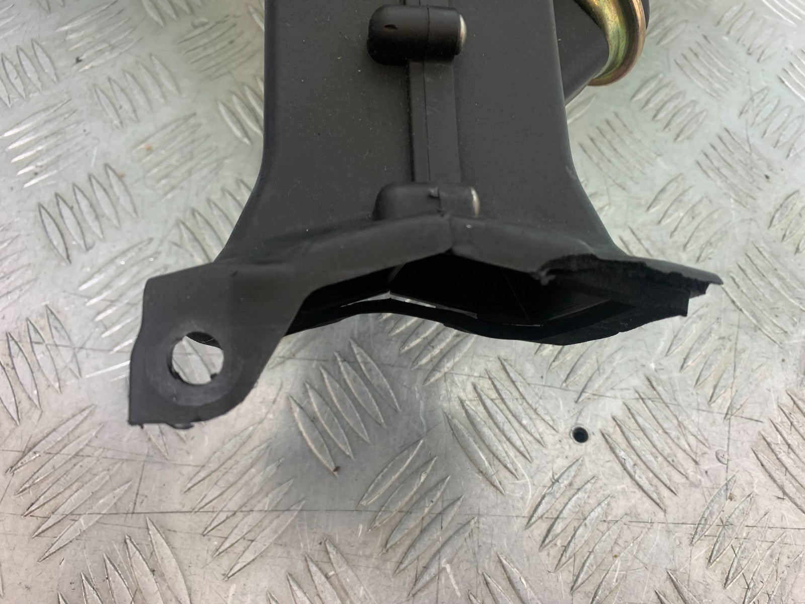 APRILIA RSV1000 R FACTORY MILLE FAIRING BRACKET  2004-09 (CMB1203)