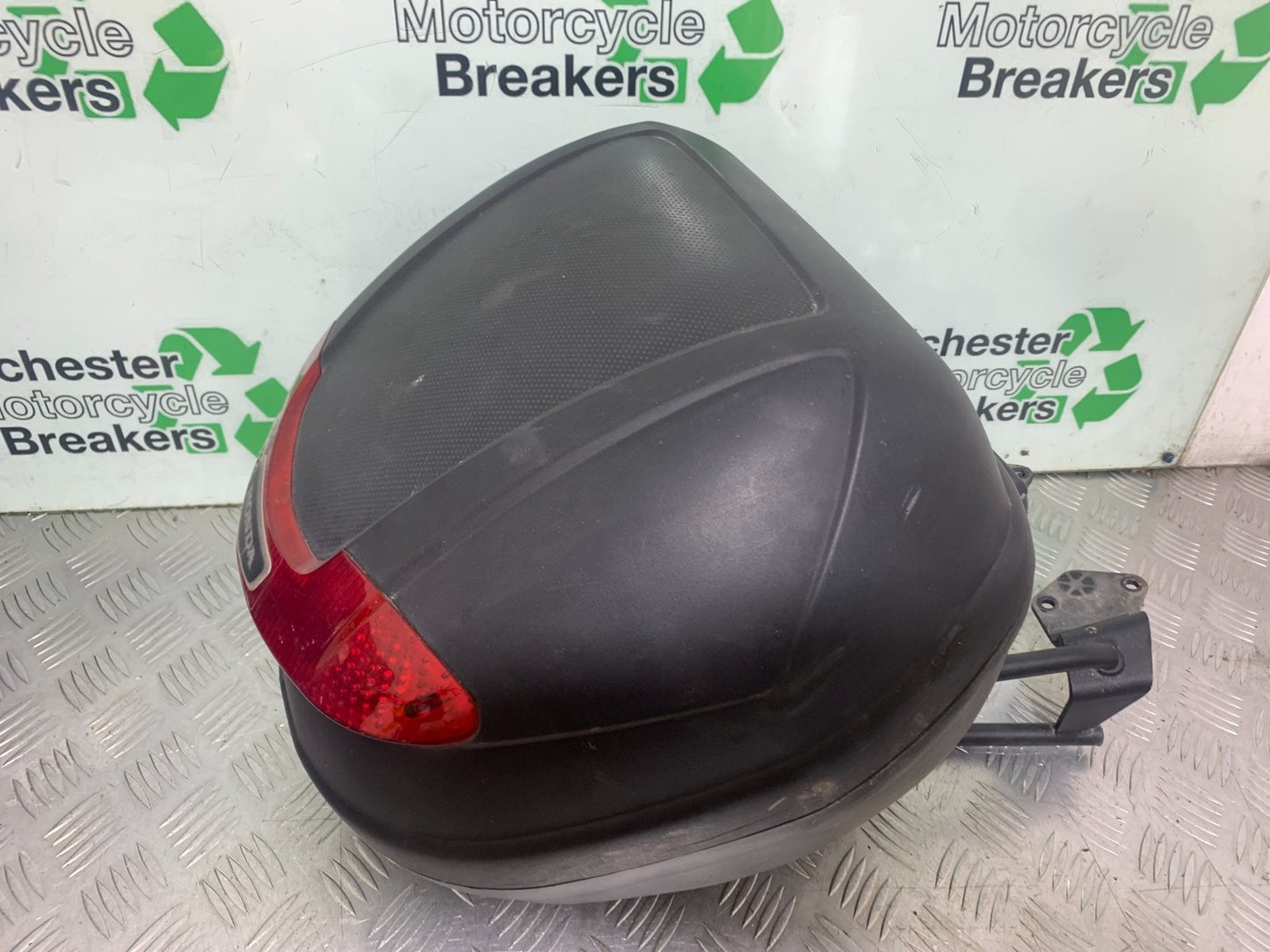 HONDA CBF125 CBF 125 GENUINE HONDA TOP BOX RACK KEY   YEAR 2009-14  (CMB1172)
