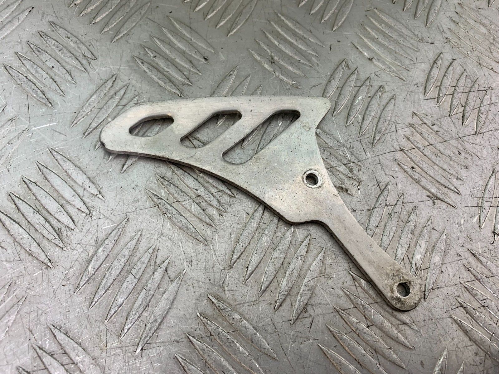 TRIUMPH 955I SPRINT RS CHAIN GUIDE YEAR 1999-03 (CMB1313)