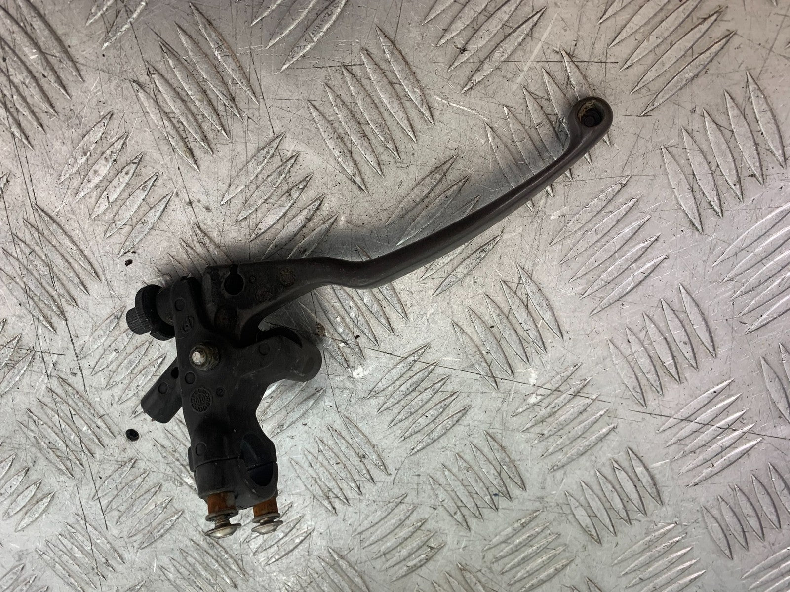 HONDA NT650 V DEAUVILLE CLUTCH LEVER AND BRACKET  YEAR 1998-01(CMB1320)