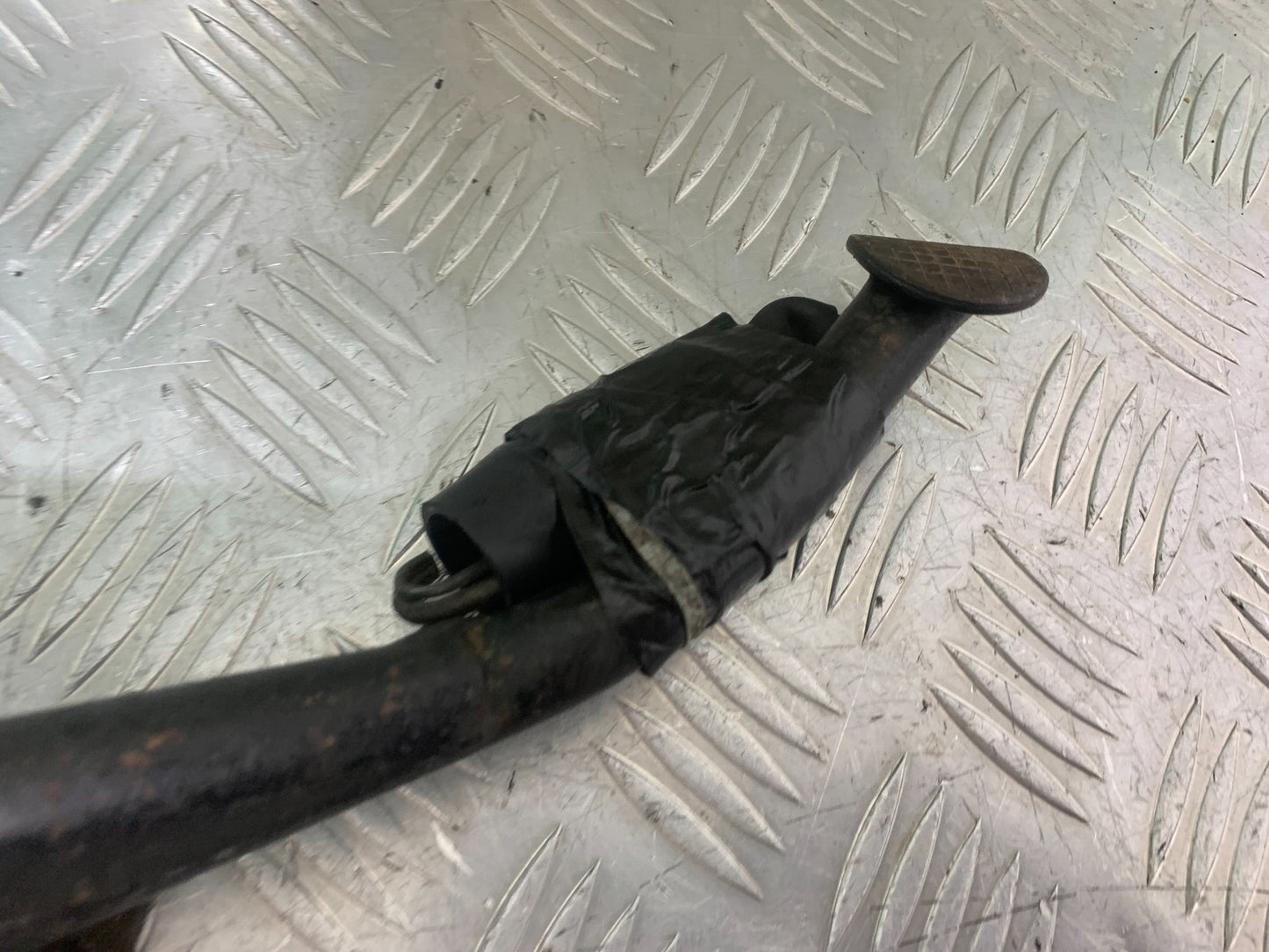 YAMAHA XJ900 XJ 900 DIVERSION CENTER STAND   YEAR 1994-2002 (CMB1292)