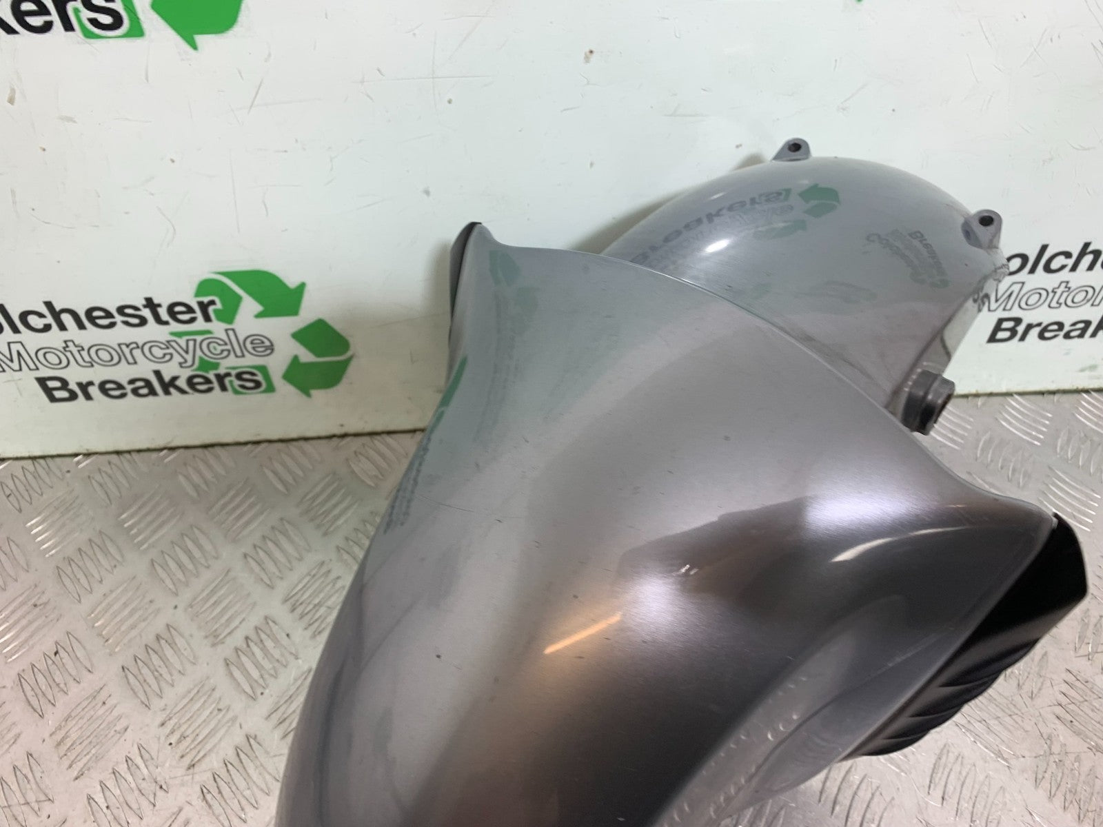 KAWASAKI GTR1400 GTR 1400 FRONT MUDGUARD YEAR 2007-2009 (CMB1306)