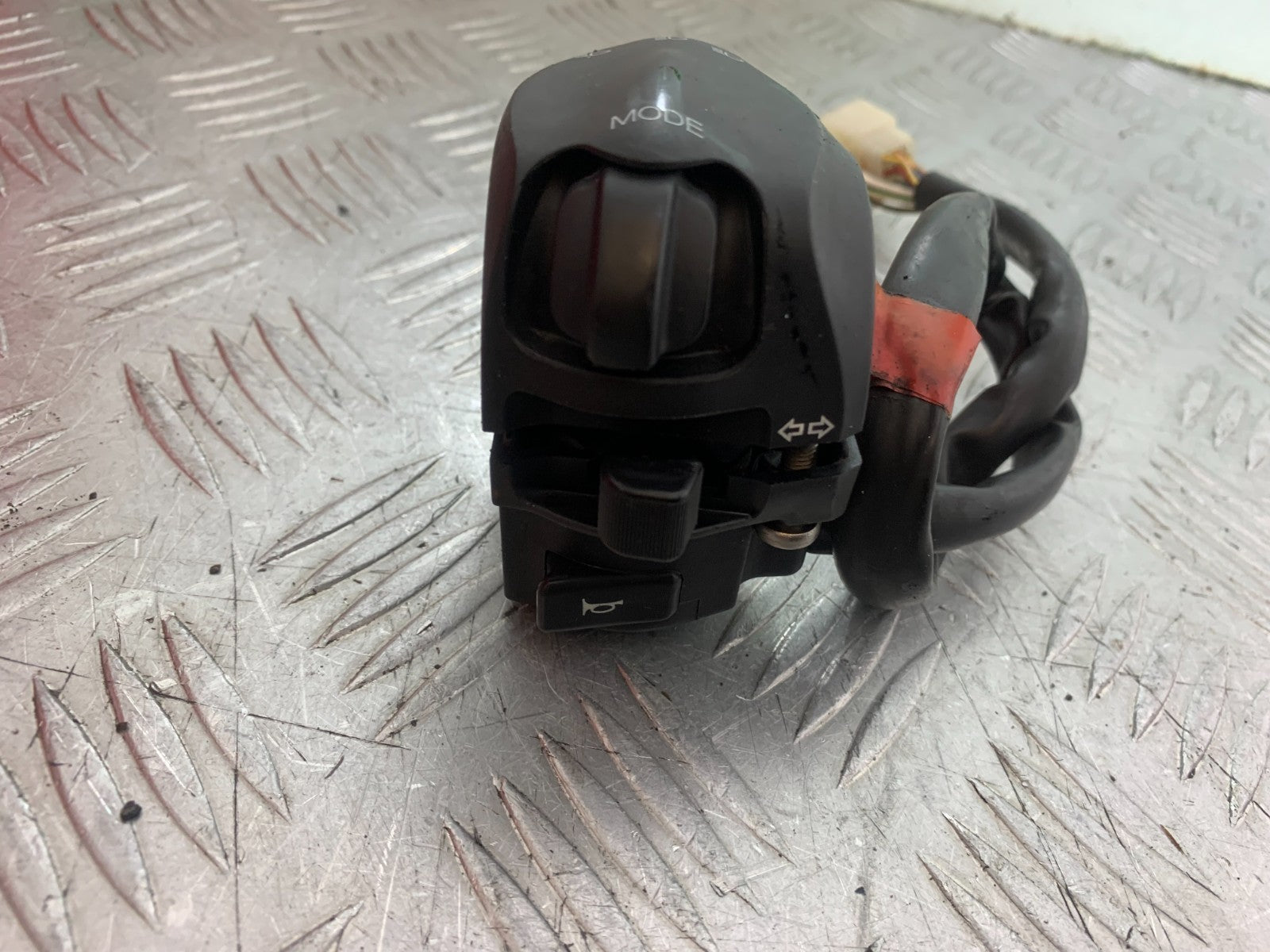 APRILIA TUONO 1000 V4R LEFT SWITCH GEAR   YEAR 2011-13  (CMB1331)