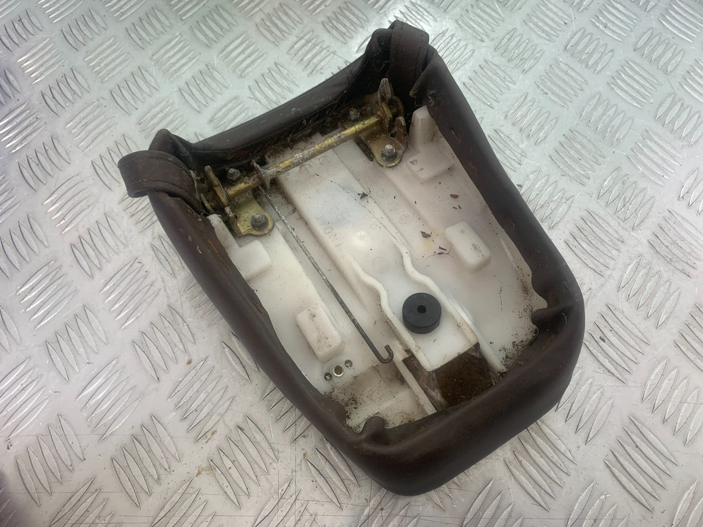 YAMAHA XV535 XV 535 VIRAGO REAR SEAT   YEAR 1994-02 (CMB1139)