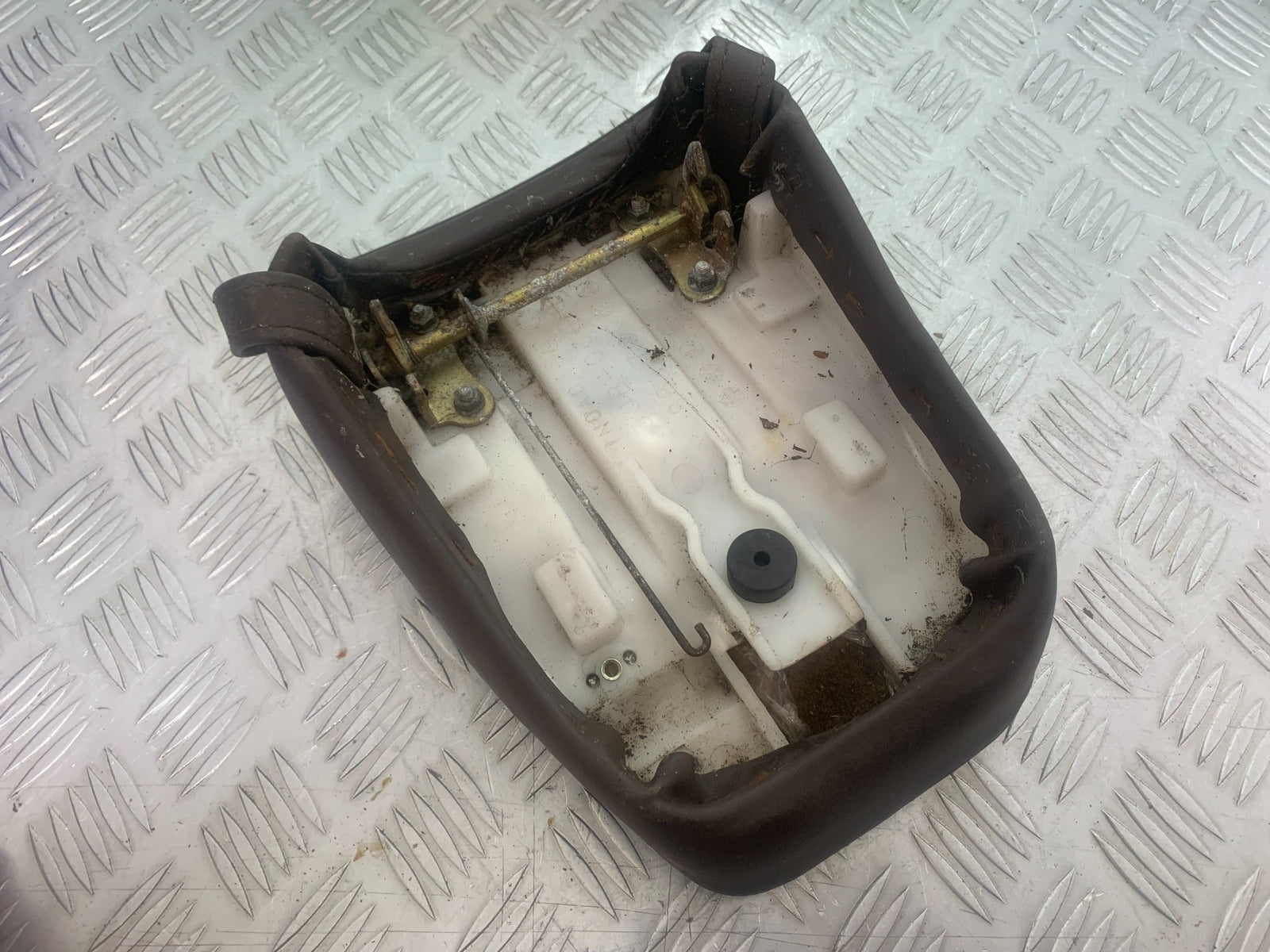 YAMAHA XV535 XV 535 VIRAGO REAR SEAT   YEAR 1994-02 (CMB1139)