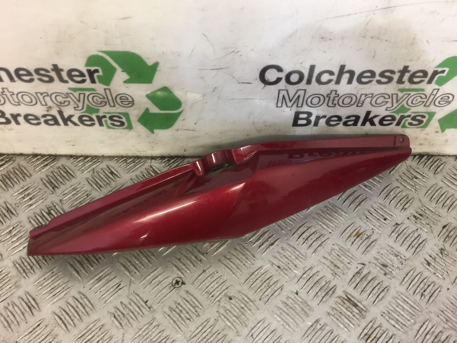 KAWASAKI 650 VERSYS LEFT SEAT PANEL  YEAR 2011 (STOCK 478) ABS