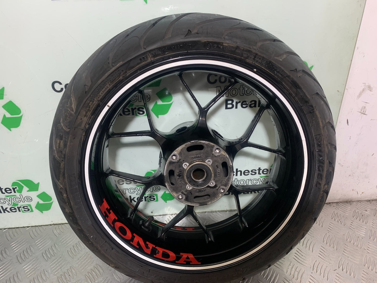 HONDA CBR1000 rr FIREBLADE REAR WHEEL YEAR 2012-2016 (CMB1198)
