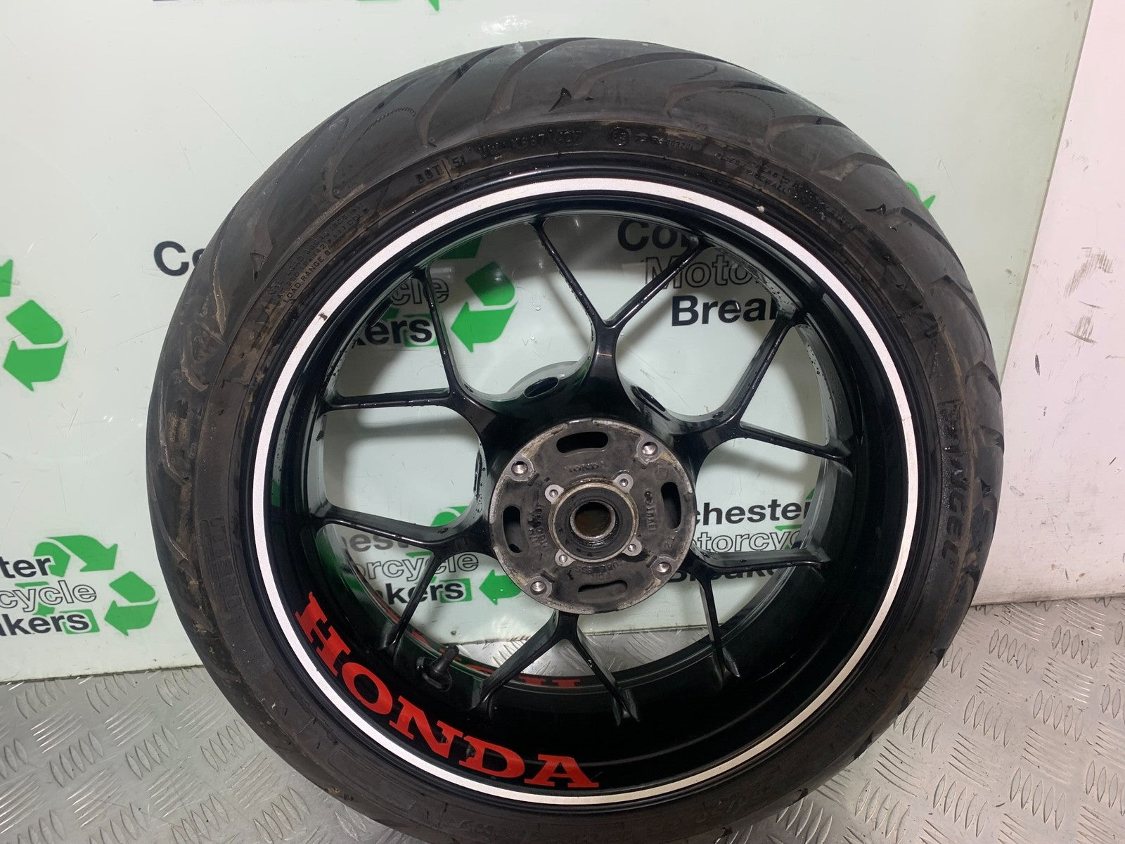 HONDA CBR1000 rr FIREBLADE REAR WHEEL YEAR 2012-2016 (CMB1198)
