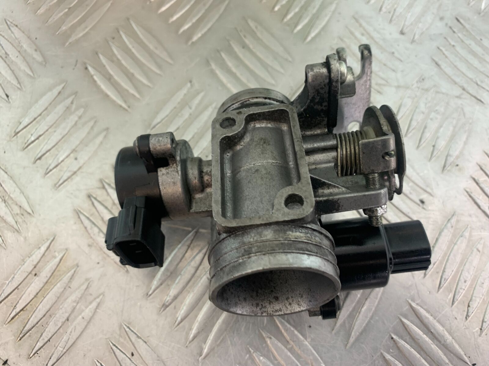 SUZUKI AN 200 UN 200 BURGMAN THROTTLE BODY YEAR 2007-09 (CMB1128)