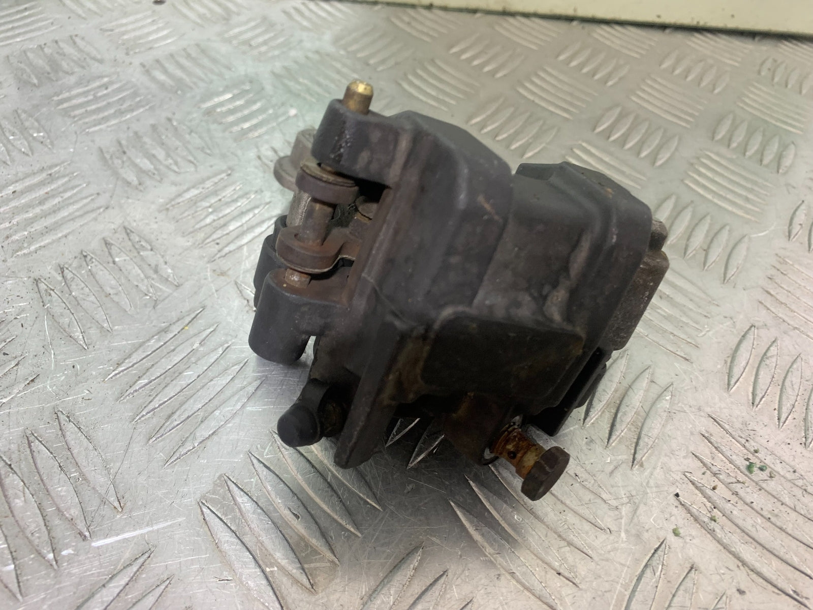 YAMAHA YZF R1 REAR BRAKE CALIPER   YEAR 2004-2006 (CMB1155)