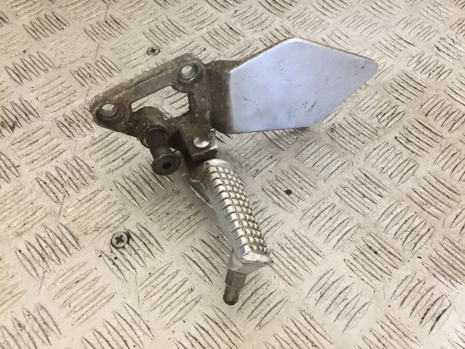 HONDA CB1 CB-1 CB 1 400 FRONT LEFT HANGER  YEAR 1989-1990 (STOCK 739)