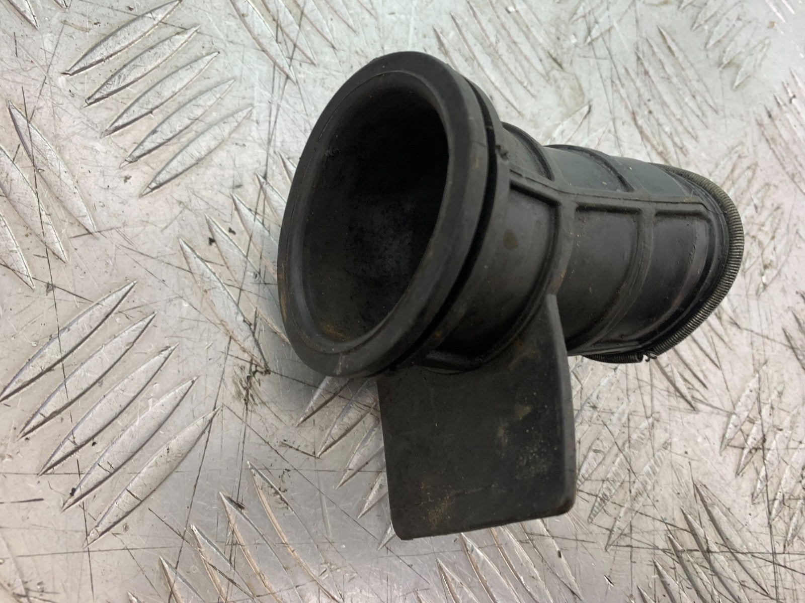 KAWASAKI KLR250 KLR 250 AIRBOX RUBBER   YEAR 1984-2001 (CMB1225)