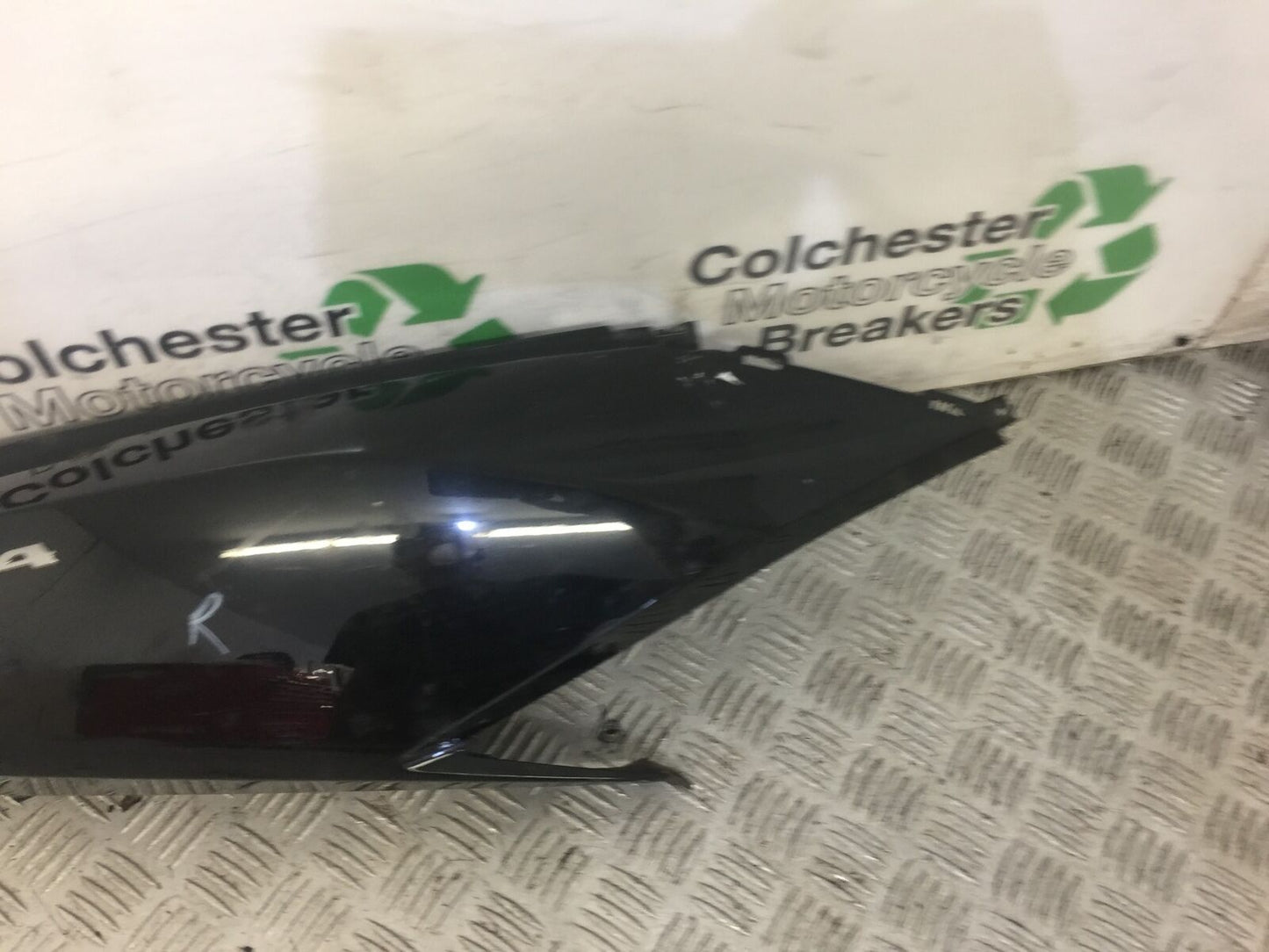 HONDA FORZA 125 RIGHT SEAT PANEL YEAR 2015 (STOCK 620)