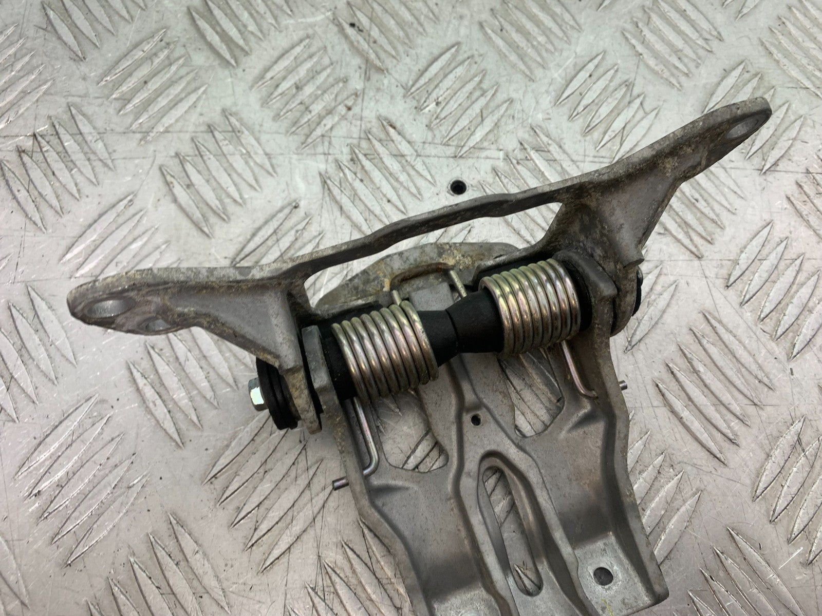 YAMAHA NMAX-125 N MAX 125 SEAT BRACKET  YEAR 2015-2020  (CMB1231)