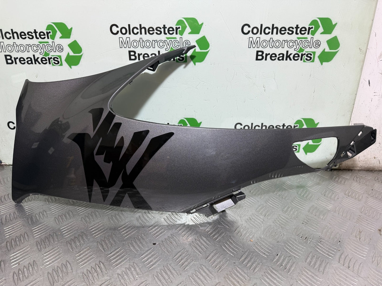 SUZUKI GSXR1300 GSXR 1300 HAYABUSA GEN 3 LEFT FAIRING PANEL YEAR 2022 - 2024