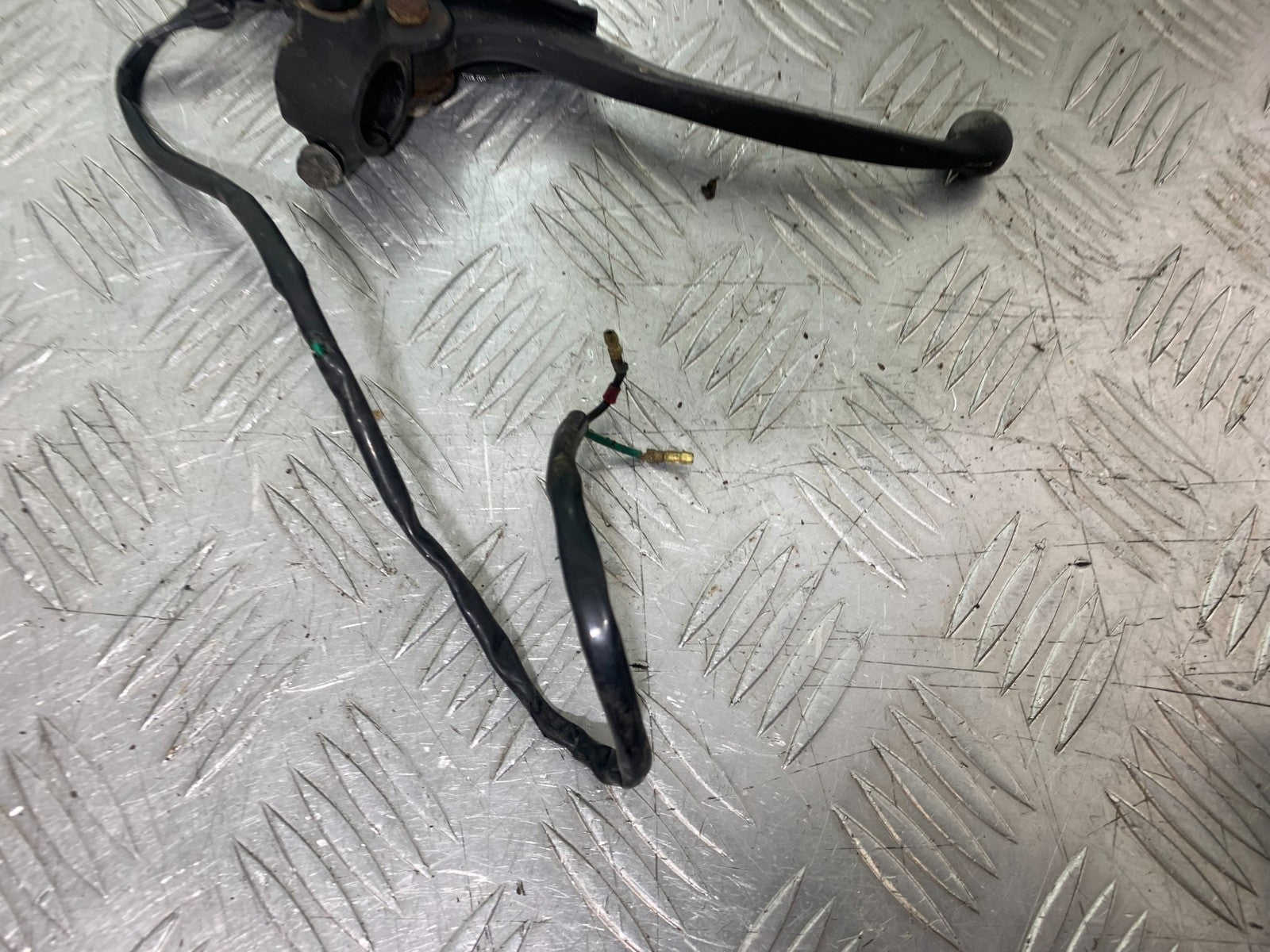 HONDA CG125 CG 125 FRONT BRAKE LEVER AND BRACKET YEAR 1998-2000 (CMB1282)