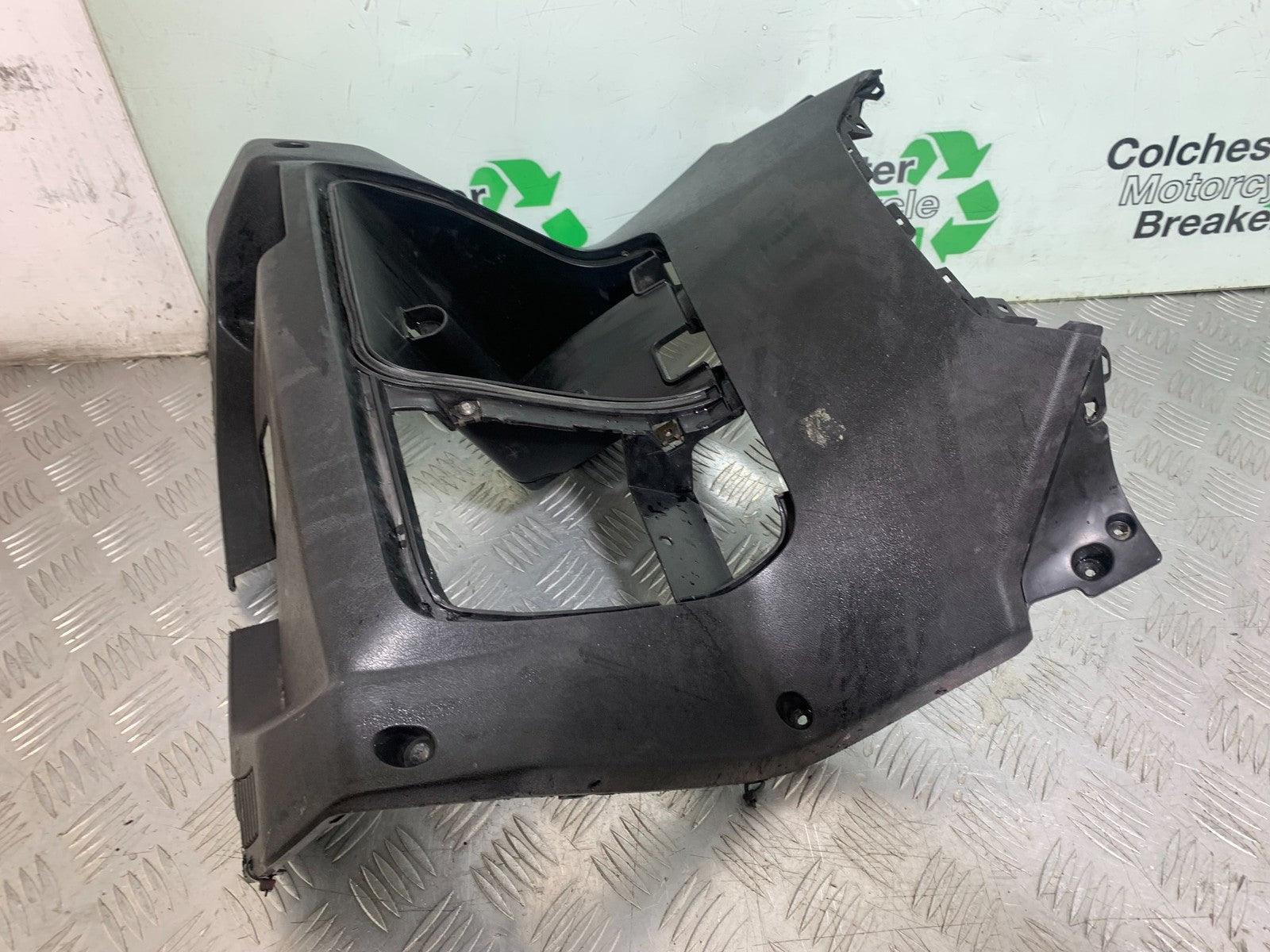 YAMAHA XMAX 250 XMAX 250 INNER PANELS  YEAR 2006-09 (CMB1201)