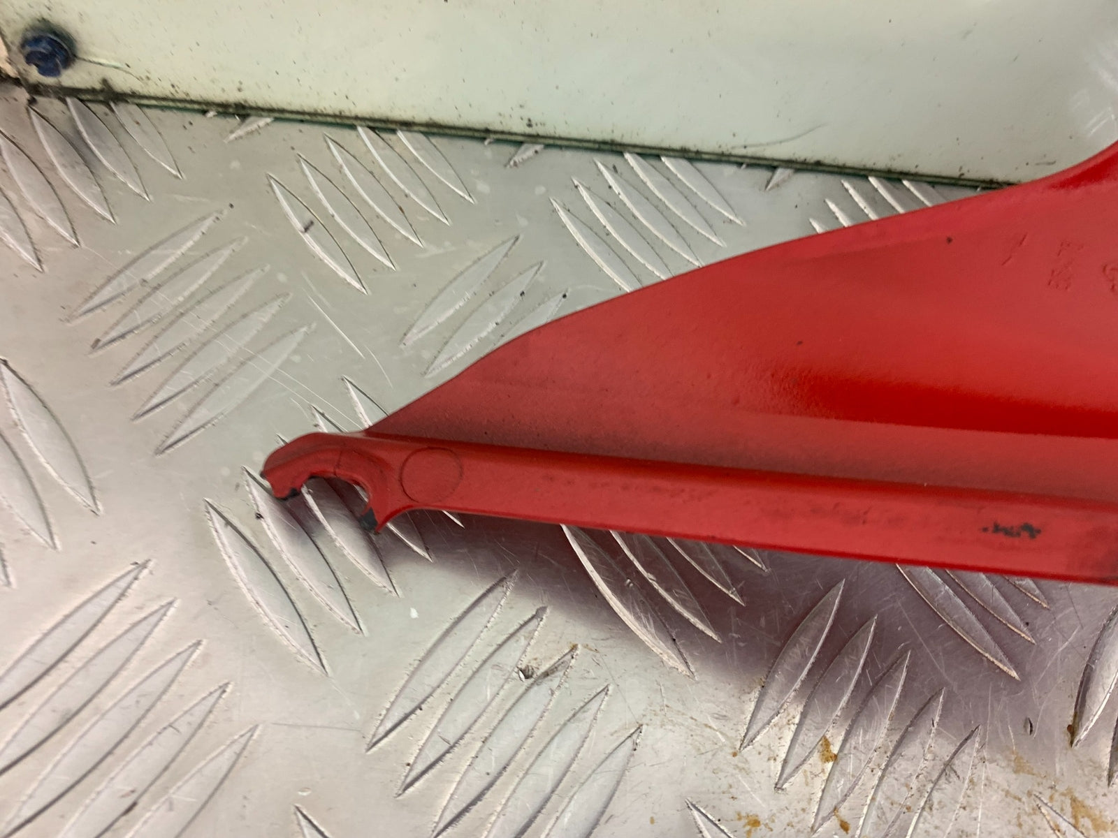 MV AGUSTA 800 F3 LEFT SEAT PANEL   YEAR 2013-2016 (CMB1152)