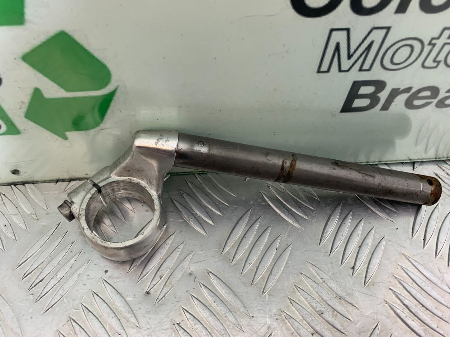 HONDA CBR1100 BLACKBIRD RIGHT HANDLEBAR YEAR 1999-2005 (CMB1103)