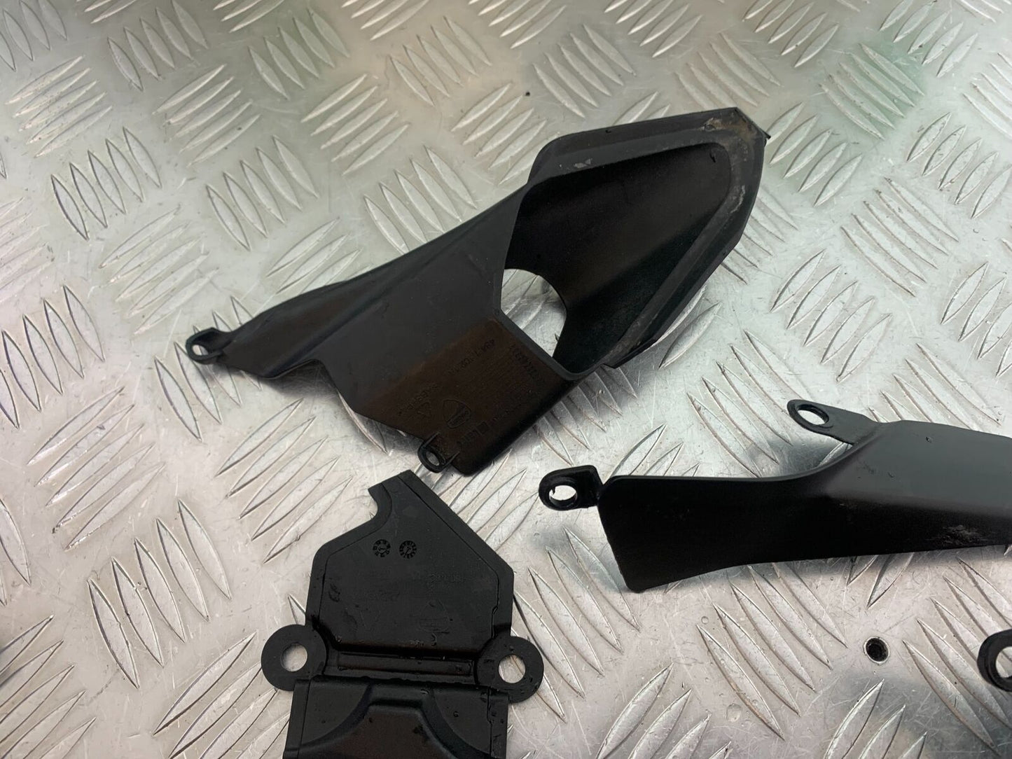 DUCATI 1199 PANIGALE INFILL COVERS  YEAR 2012-2014 (CMB1047)