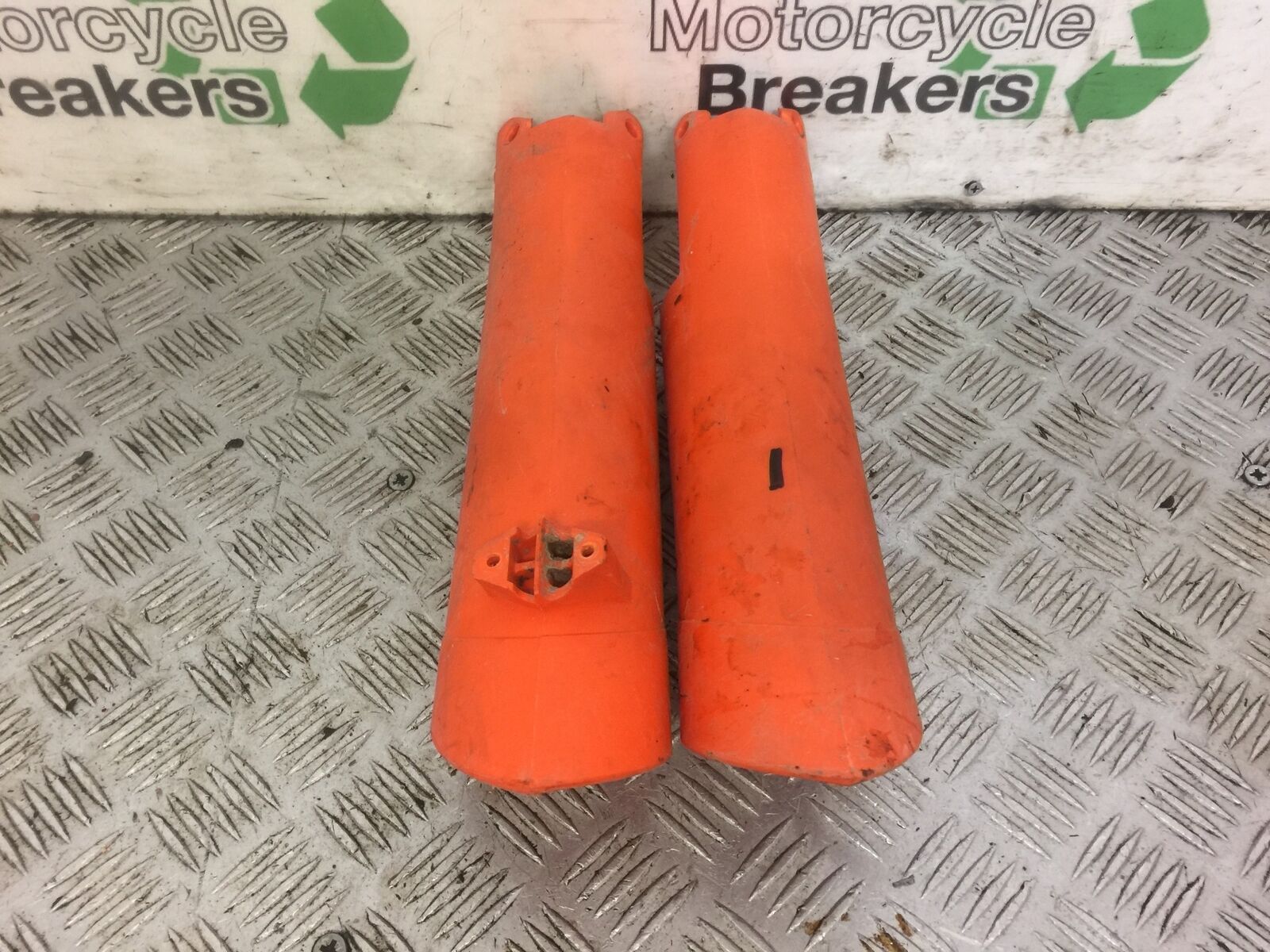 KTM450 KTM 450 EXC FORK GUARDS   YEAR 2004 (STOCK 520)