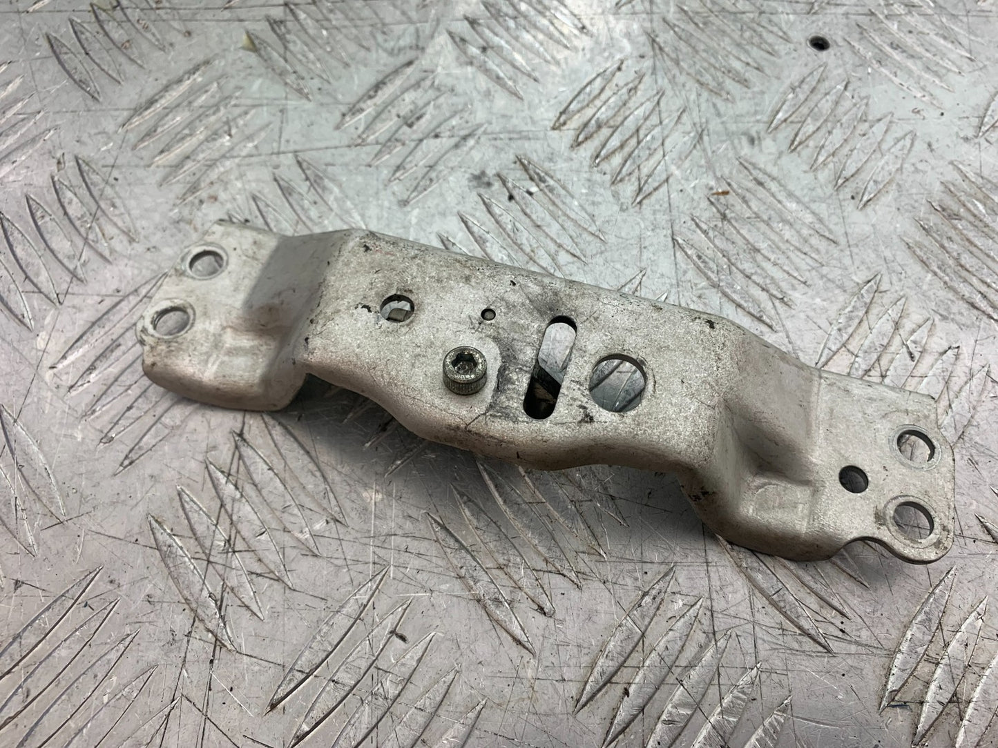 HONDA CBR1000 rr FIREBLADE SEAT CATCH YEAR 2006 (CMB1220)