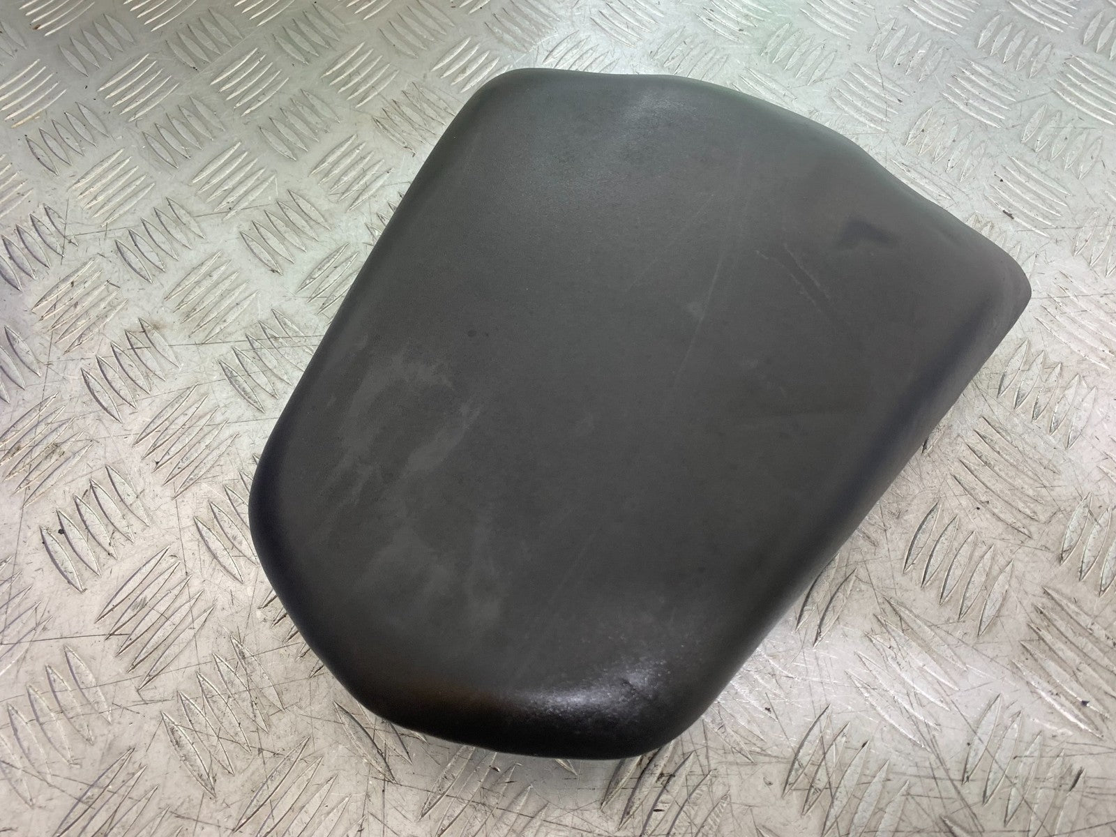 HONDA CB500 F CB500F REAR SEAT   YEAR 2013-2015  (CMB1235)
