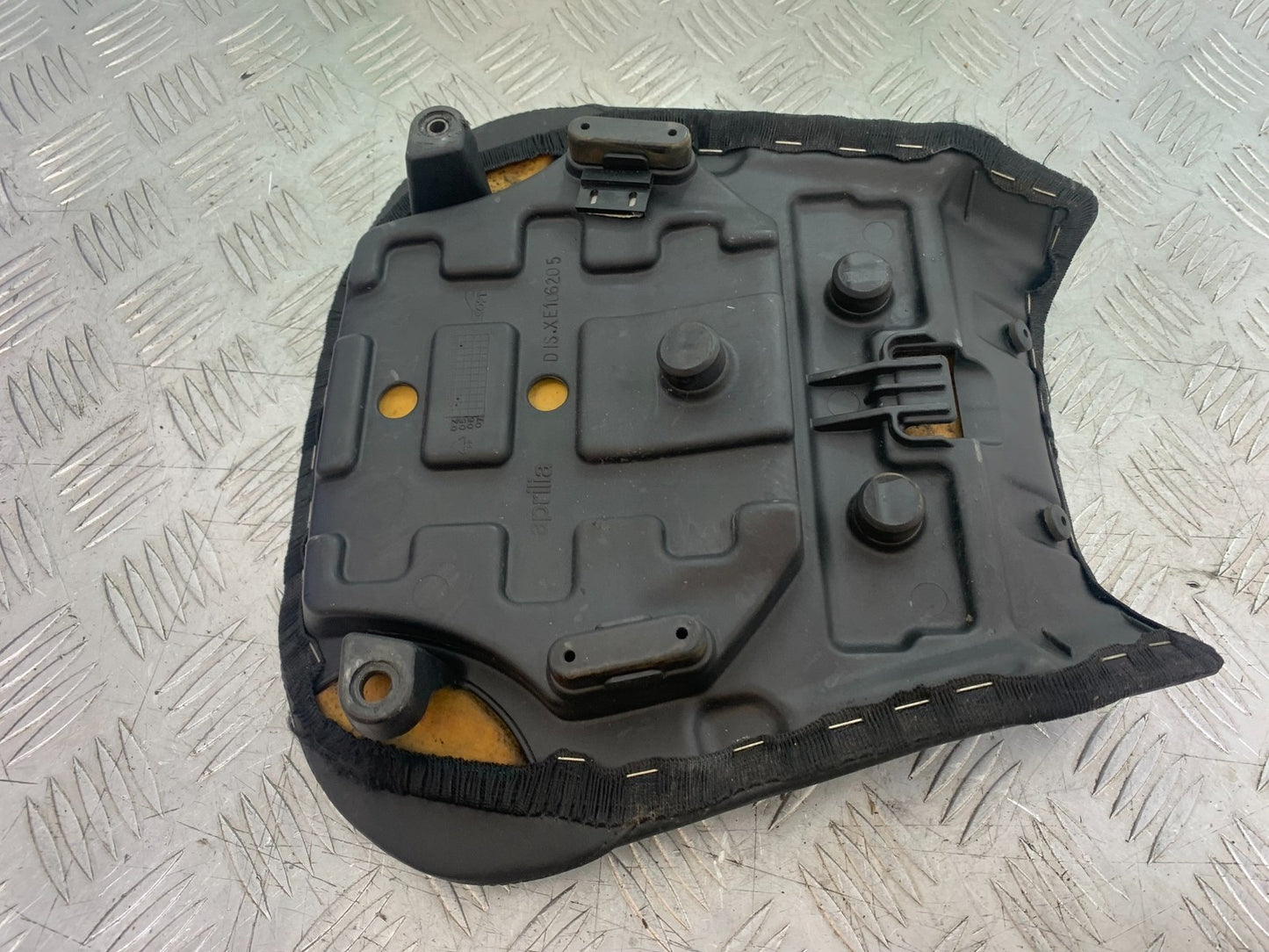 APRILIA RSV1000 R FACTORY MILLE FRONT SEAT   2004-09 (CMB1203)