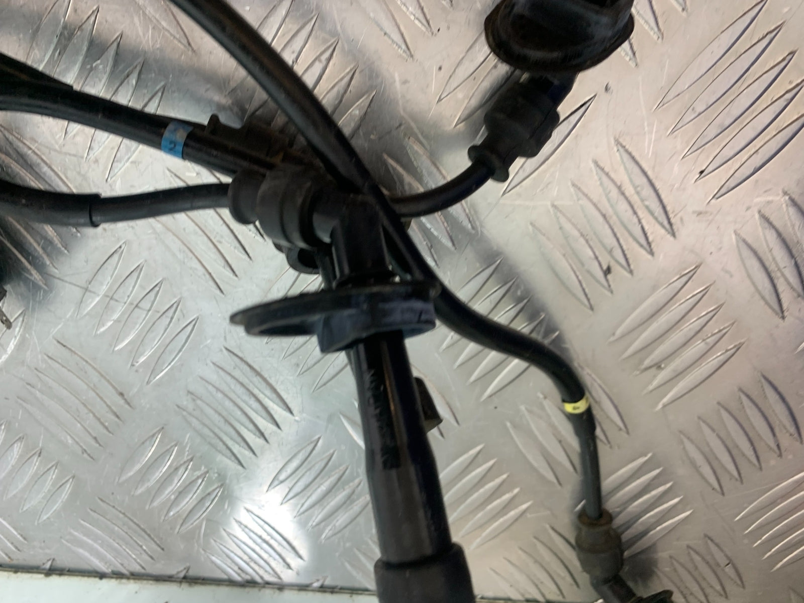 SUZUKI GSF1200  GSF 1200 BANDIT COILS AND CAPS   YEAR 1997-2000 (CMB1149)