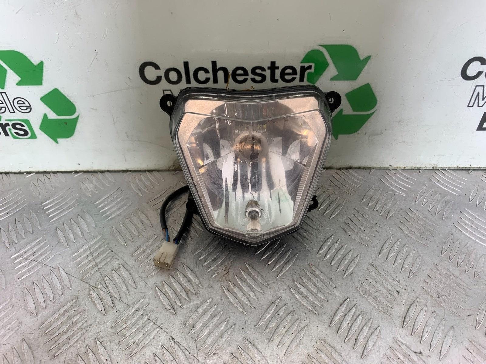 KTM 690 DUKE R LC4 HEADLIGHT YEAR 2012-2015  (CMB1180)