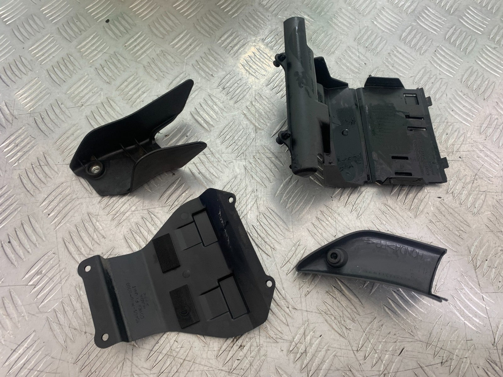 HONDA VFR800 PRE V-TEC INFILL PANELS YEAR 1998-2001 (CMB1233)