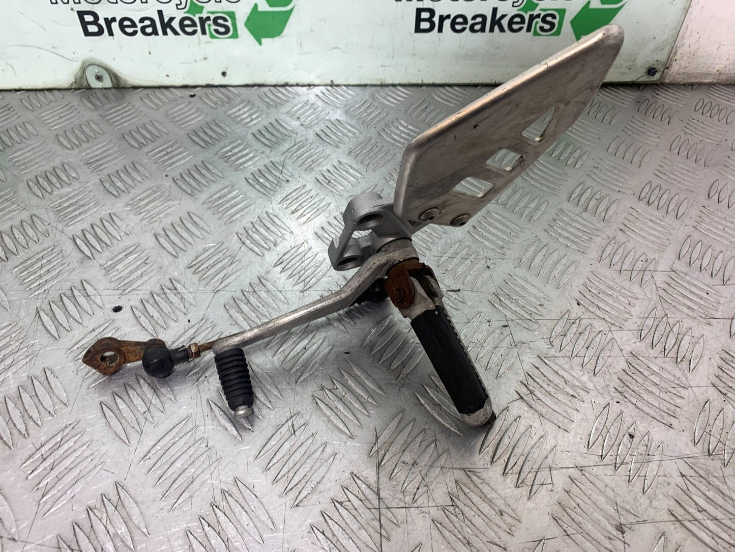 SUZUKI SV650 SV 650 mk1 FRONT LEFT HANGER   YEAR 1999-2002 (CMB1208)