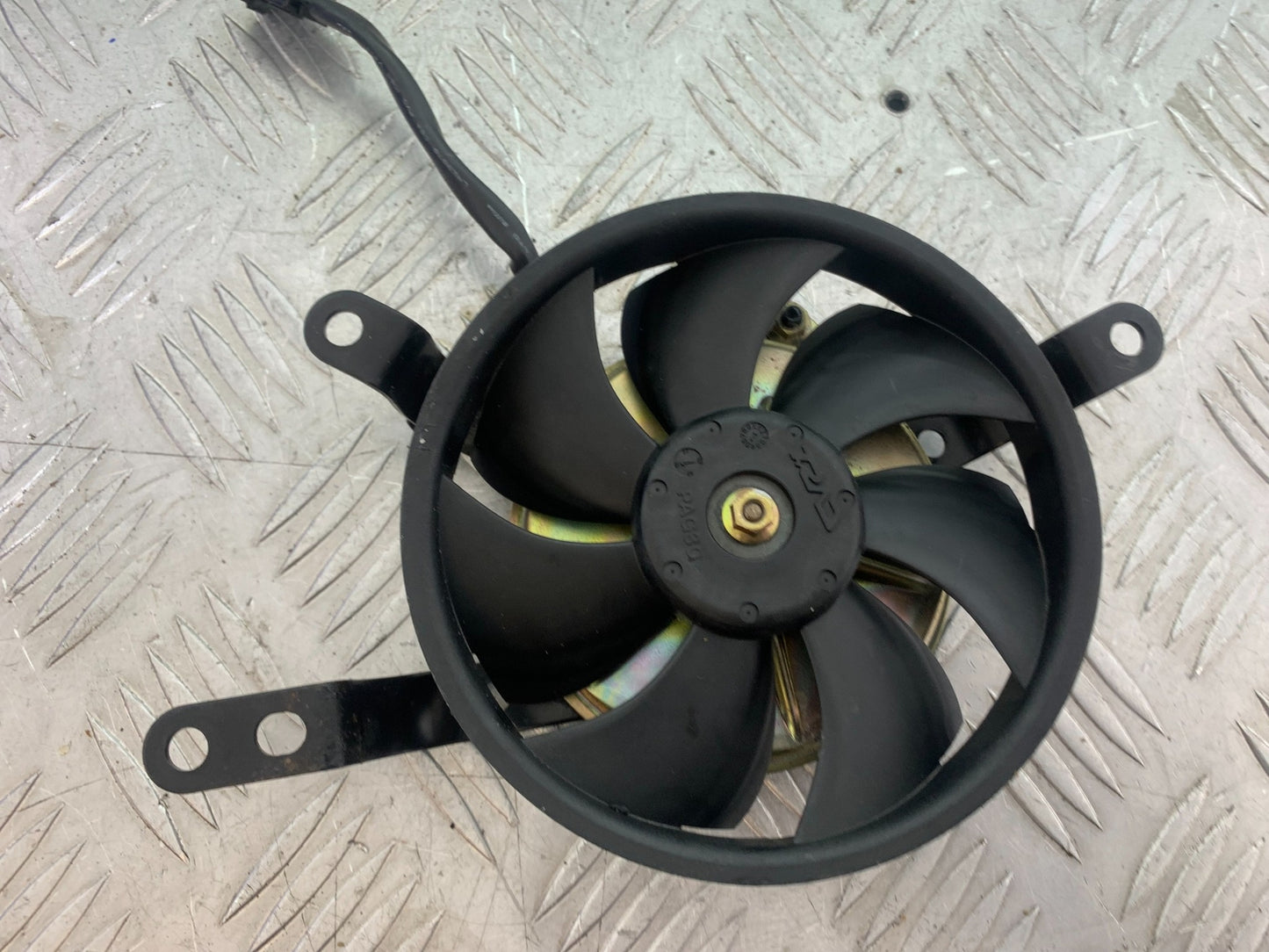 YAMAHA YZF R1 RADIATOR FAN   YEAR 2004-2006 (CMB1155)