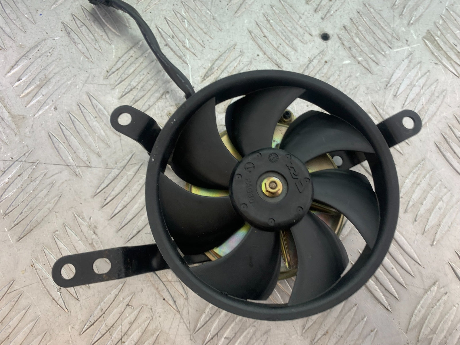 YAMAHA YZF R1 RADIATOR FAN   YEAR 2004-2006 (CMB1155)