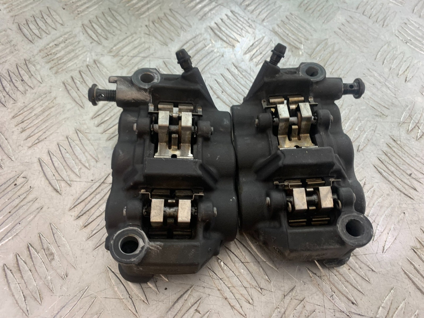 YAMAHA YZF R1 14 B BIG BANG FRONT BRAKE CALIPERS   2009-14 (CMB1175)