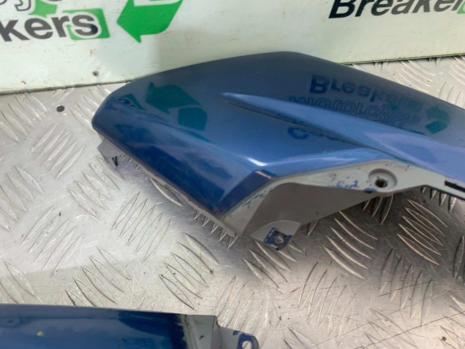 YAMAHA XMAX 125 XMAX-125 LEFT AND RIGHT PANELS  YEAR 2015-2020  (CMB1266)