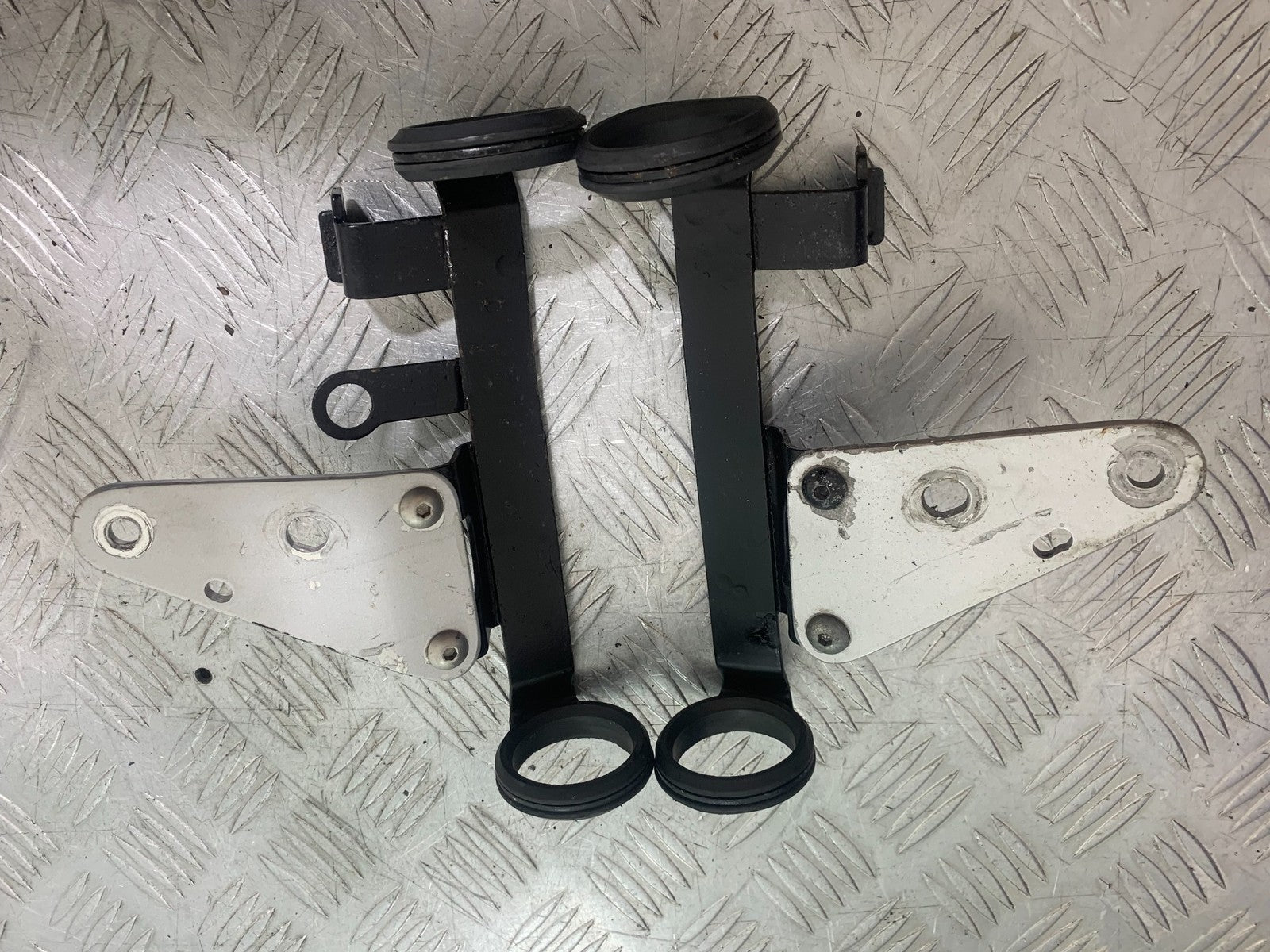 SUZUKI GSX750 INAZUMA HEADLIGHT BRACKETS   YEAR 1998-2003 (CMB1308)