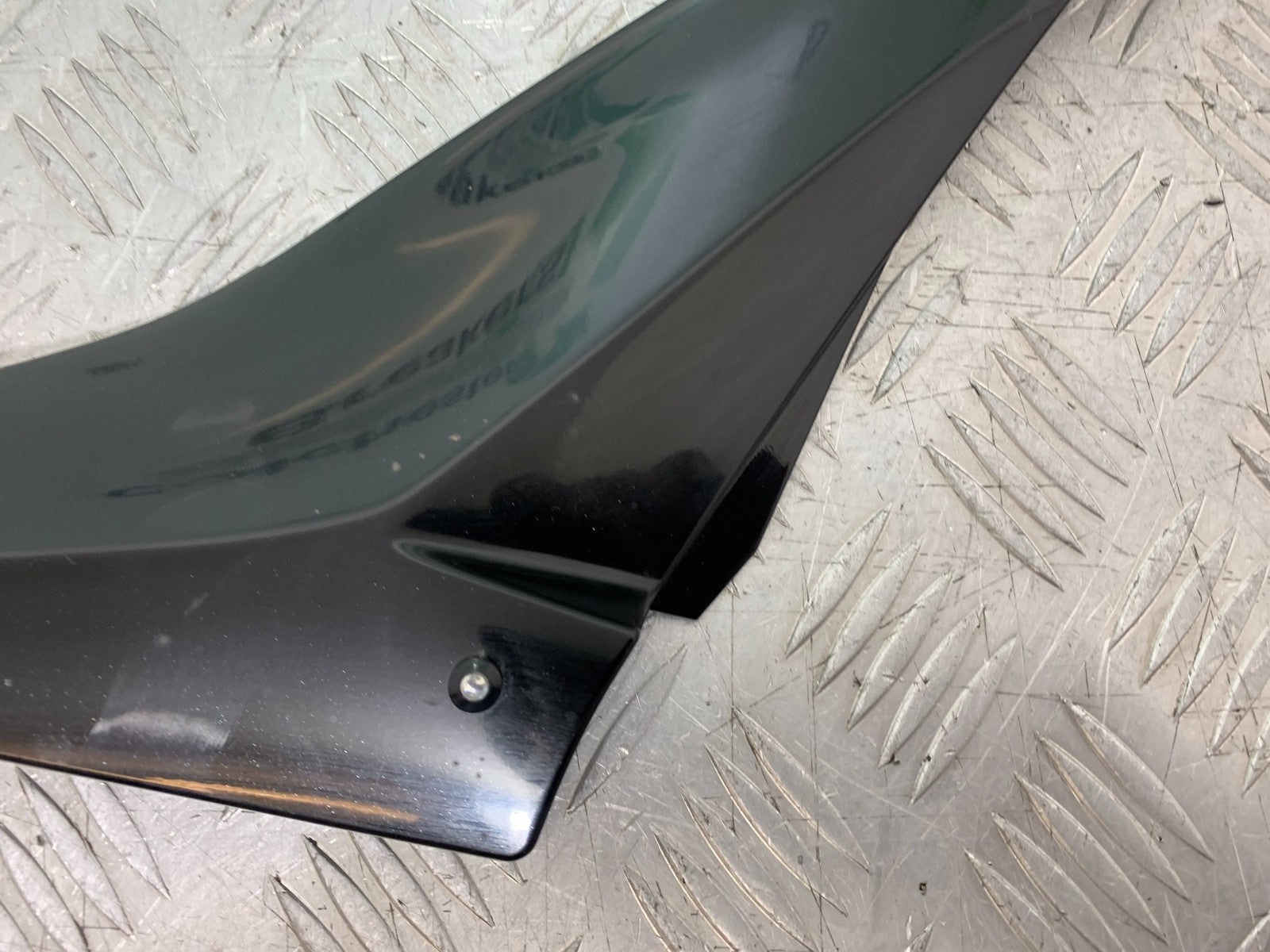 KAWASAKI ZX10R ZX10 R RIGHT SEAT PANEL    2008-2010 (CMB1301)