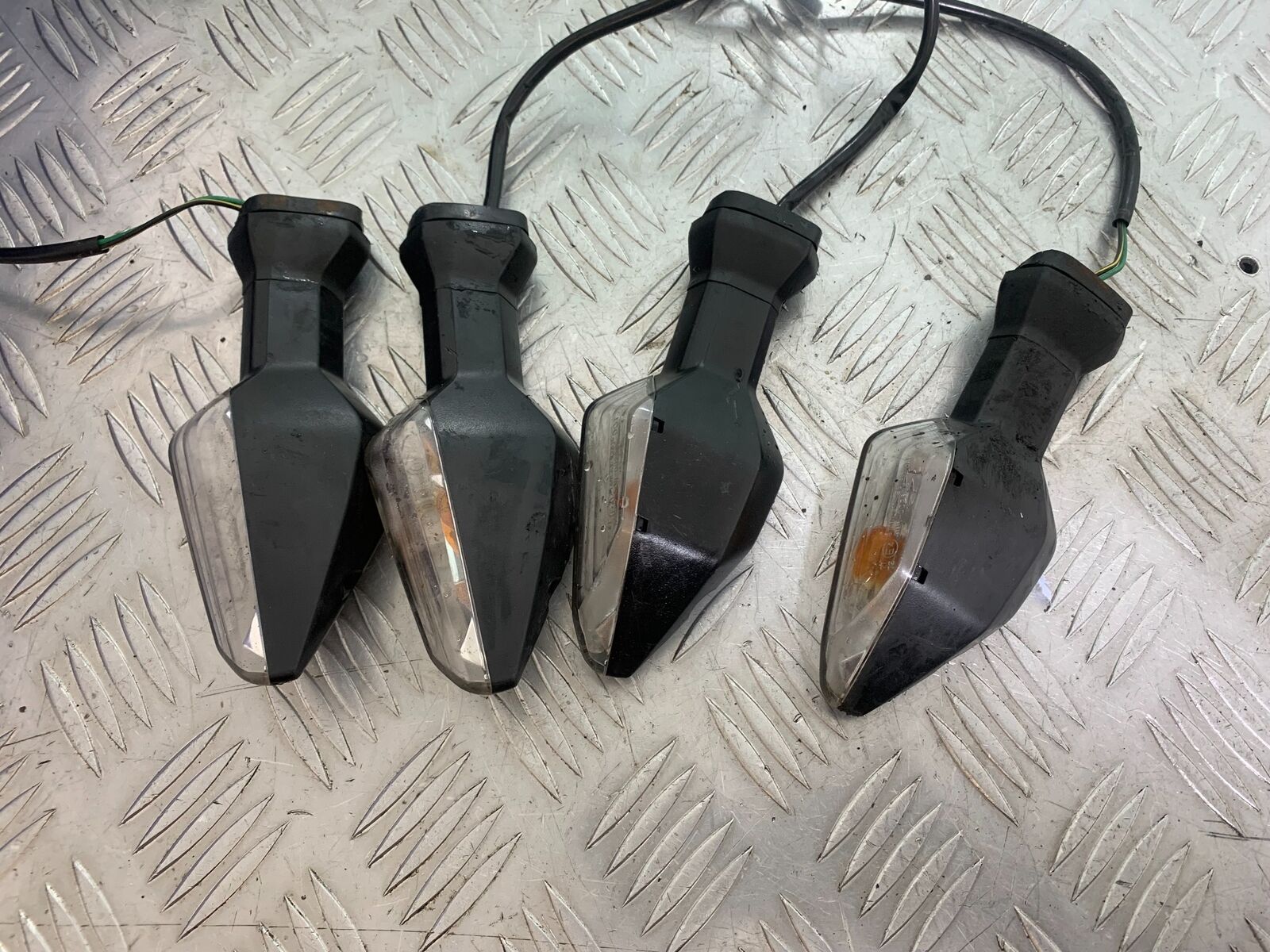 KAWASAKI Z650 ER650 KNFAN FRONT AND REAR INDICATORS  YEAR 2022-2024 (CMB1112)