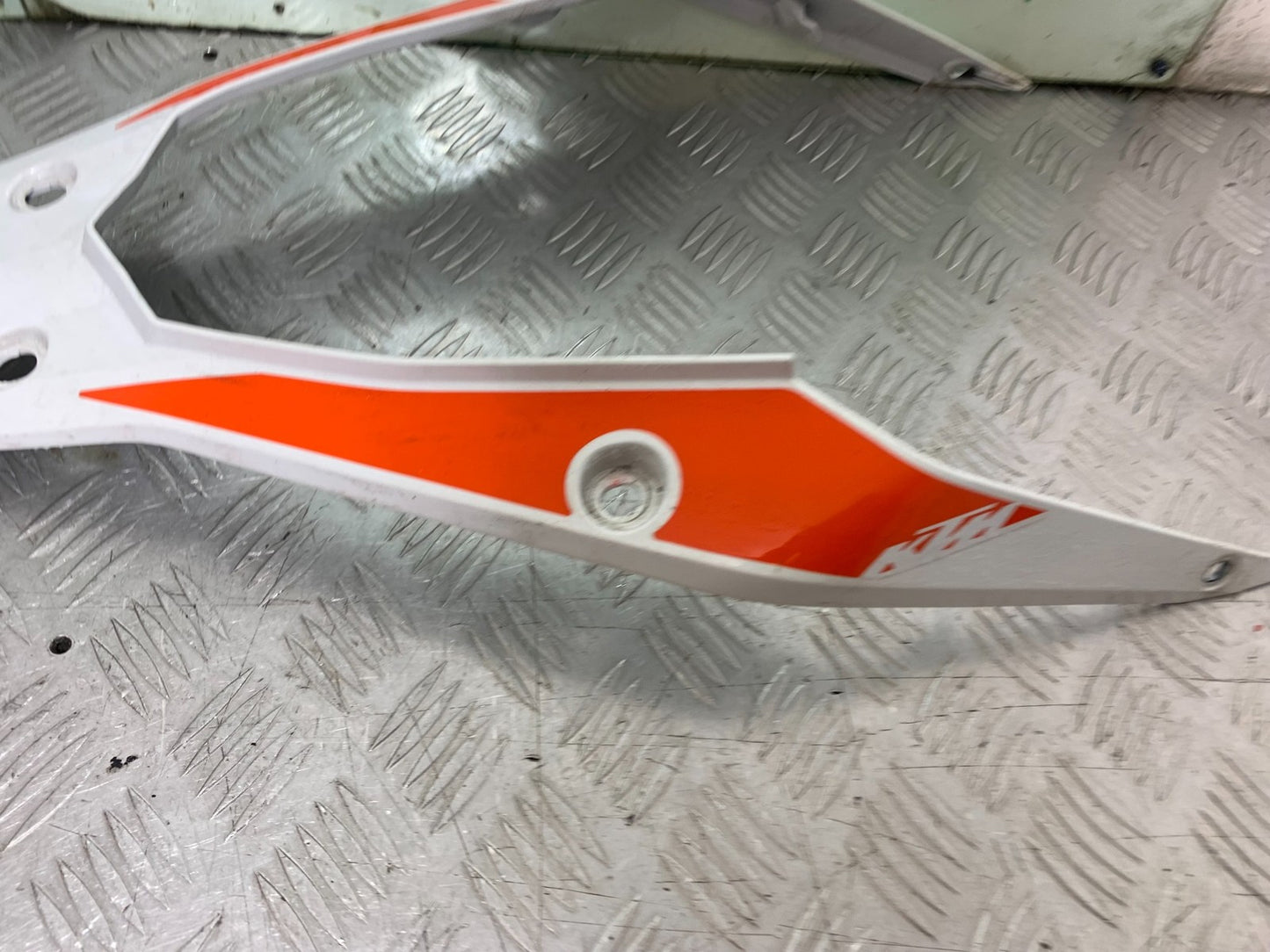 KTM 390 ADVENTURE TAIL PIECE SEAT UNIT  YEAR 2020-24 (CMB1240)