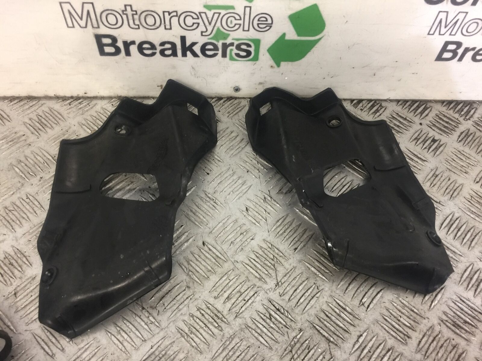 TRIUMPH 750 TRIDENT LEFT AND RIGHT SIDE INFILLS  YEAR 1994 STOCK 396
