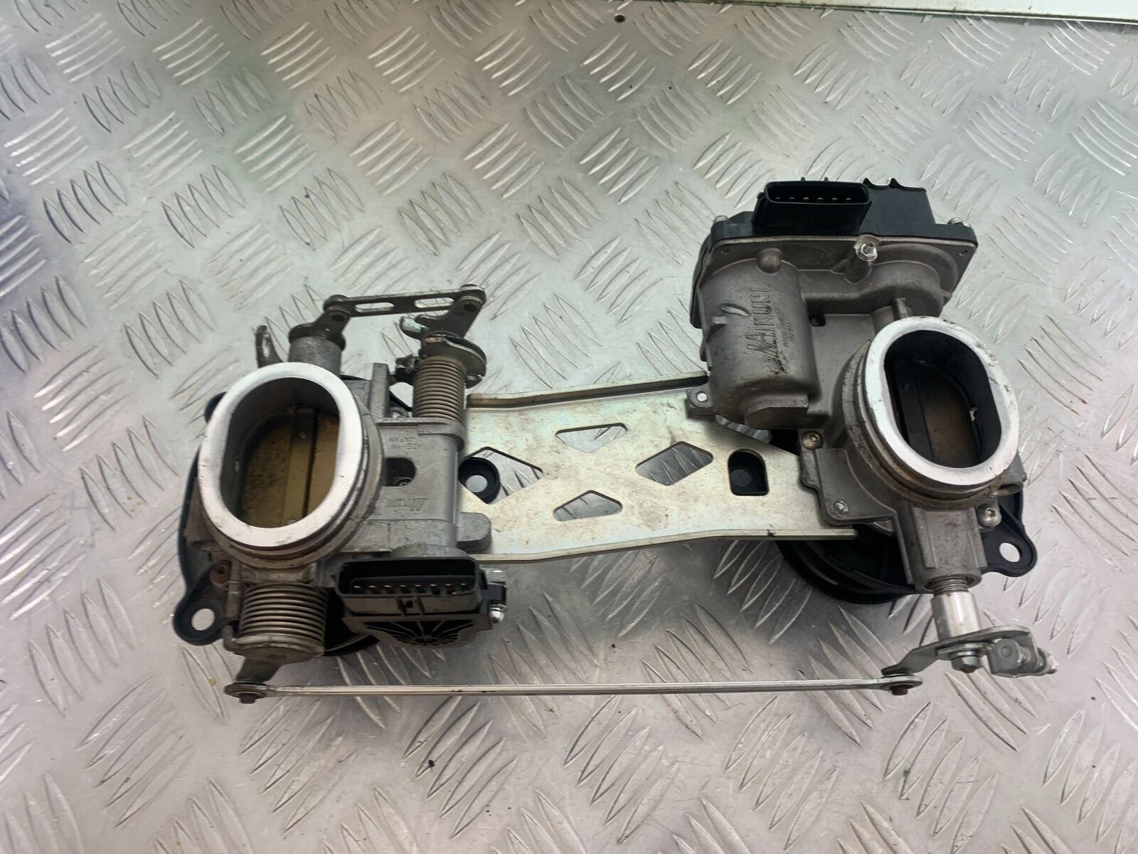 DUCATI DIAVEL 1200 THROTTLE BODIES  YEAR 2014-17 (CMB1054)