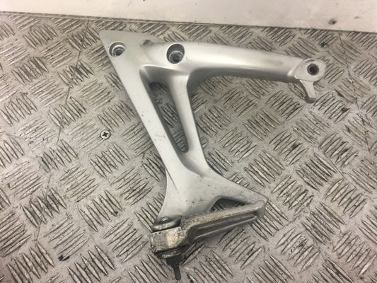 HONDA VFR800 VFR 800 V TEC LEFT REAR HANGER  YEAR 2003 (ABS) STOCK 304