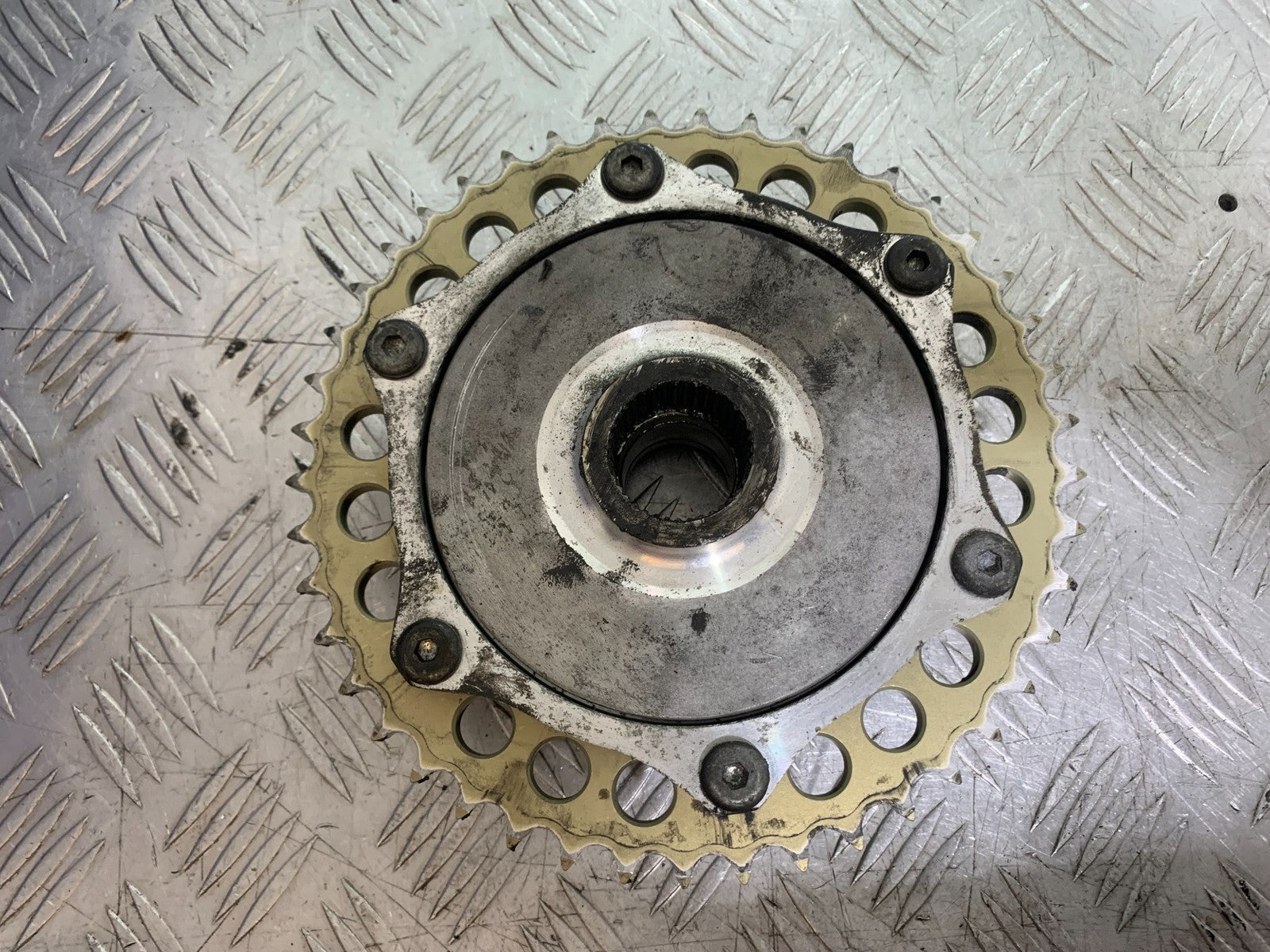 TRIUMPH 1050 SPEED TRIPLE REAR SPROCKET CARRIER  YEAR 2005-2007 (CMB1322)