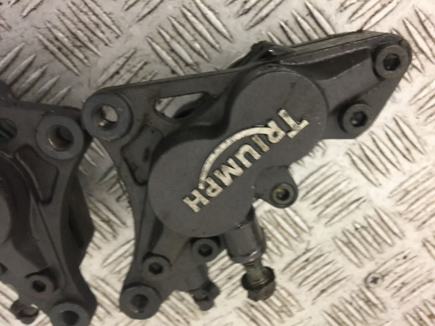 TRIUMPH TROPHY 900 FRONT BRAKE CALIPERS 1993-95 (STOCK 799)