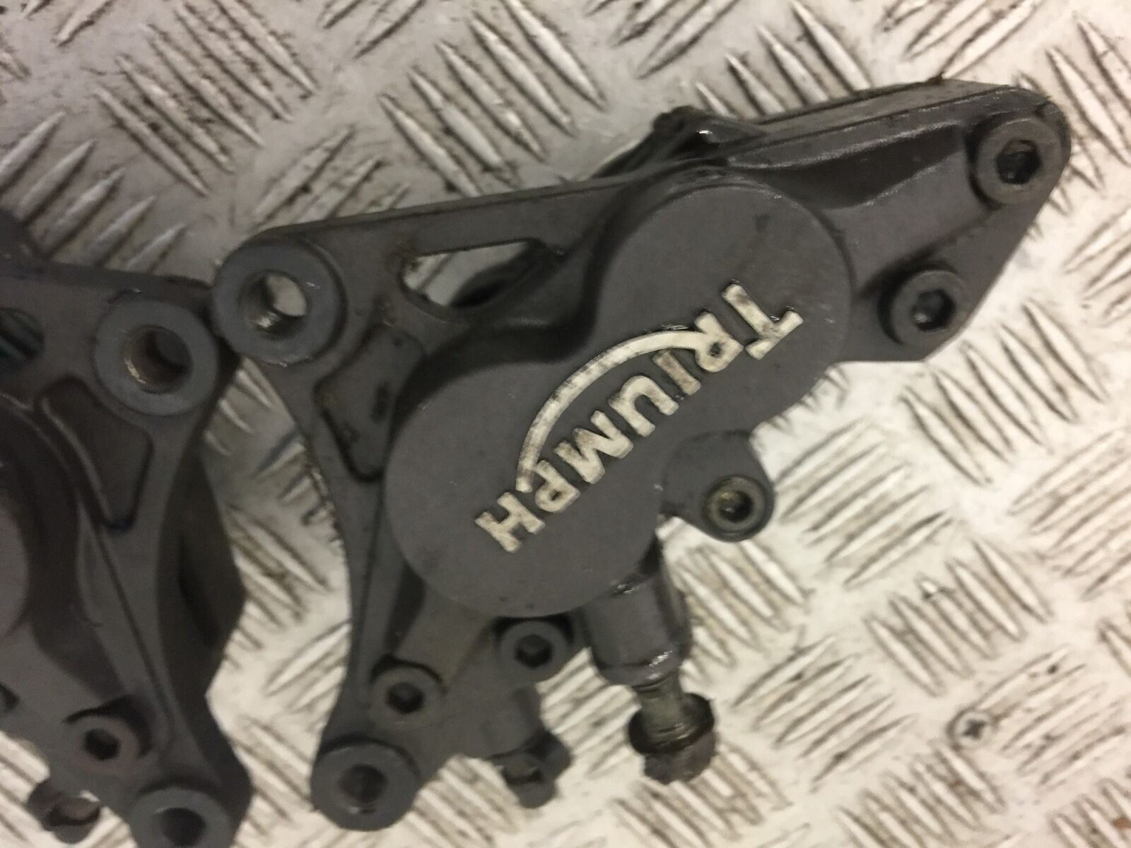 TRIUMPH TROPHY 900 FRONT BRAKE CALIPERS 1993-95 (STOCK 799)