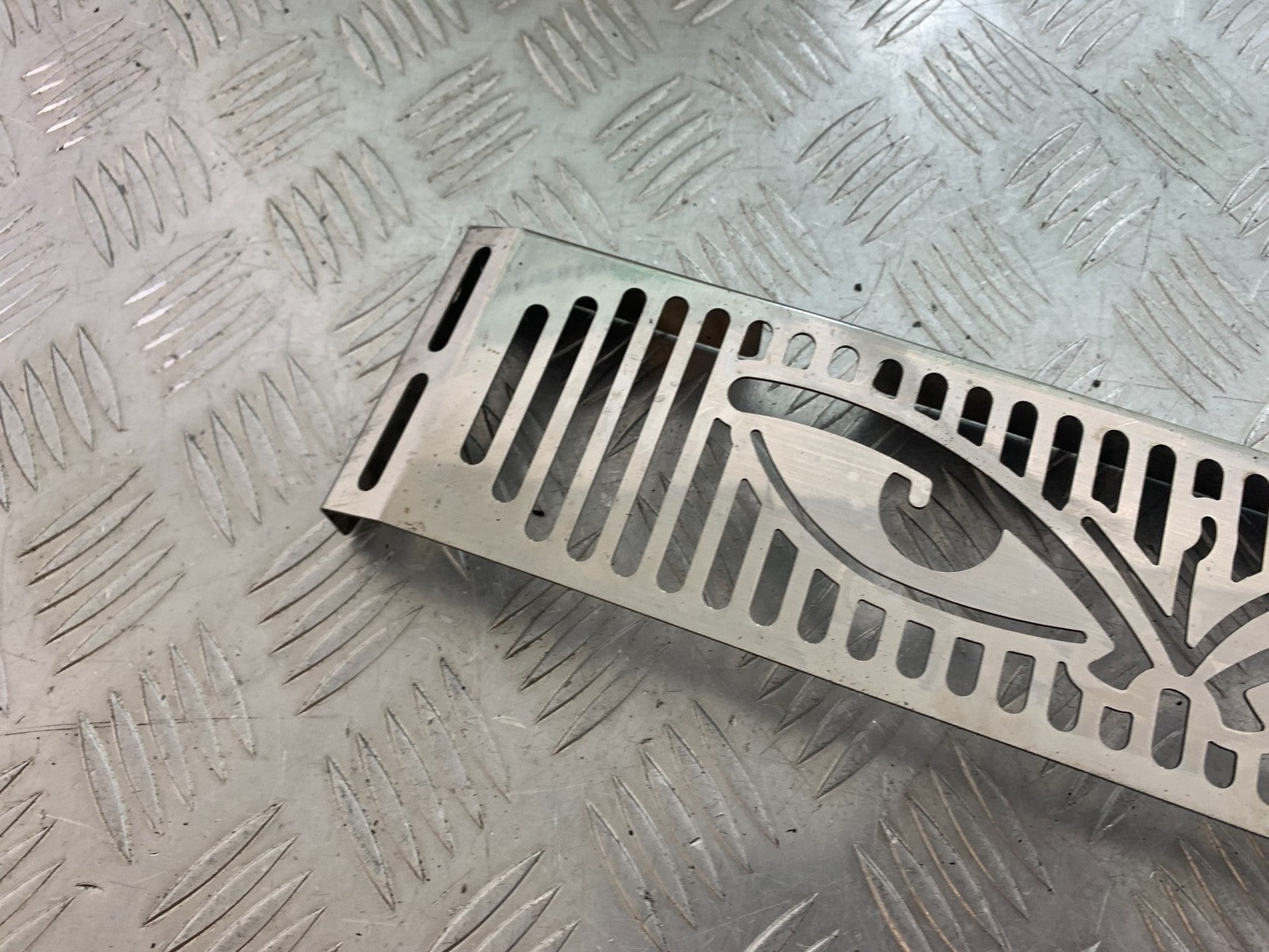 YAMAHA XJR1300 XJR 1300 OIL COOLER GUARD  YEAR 1999-2003 (CMB1119)